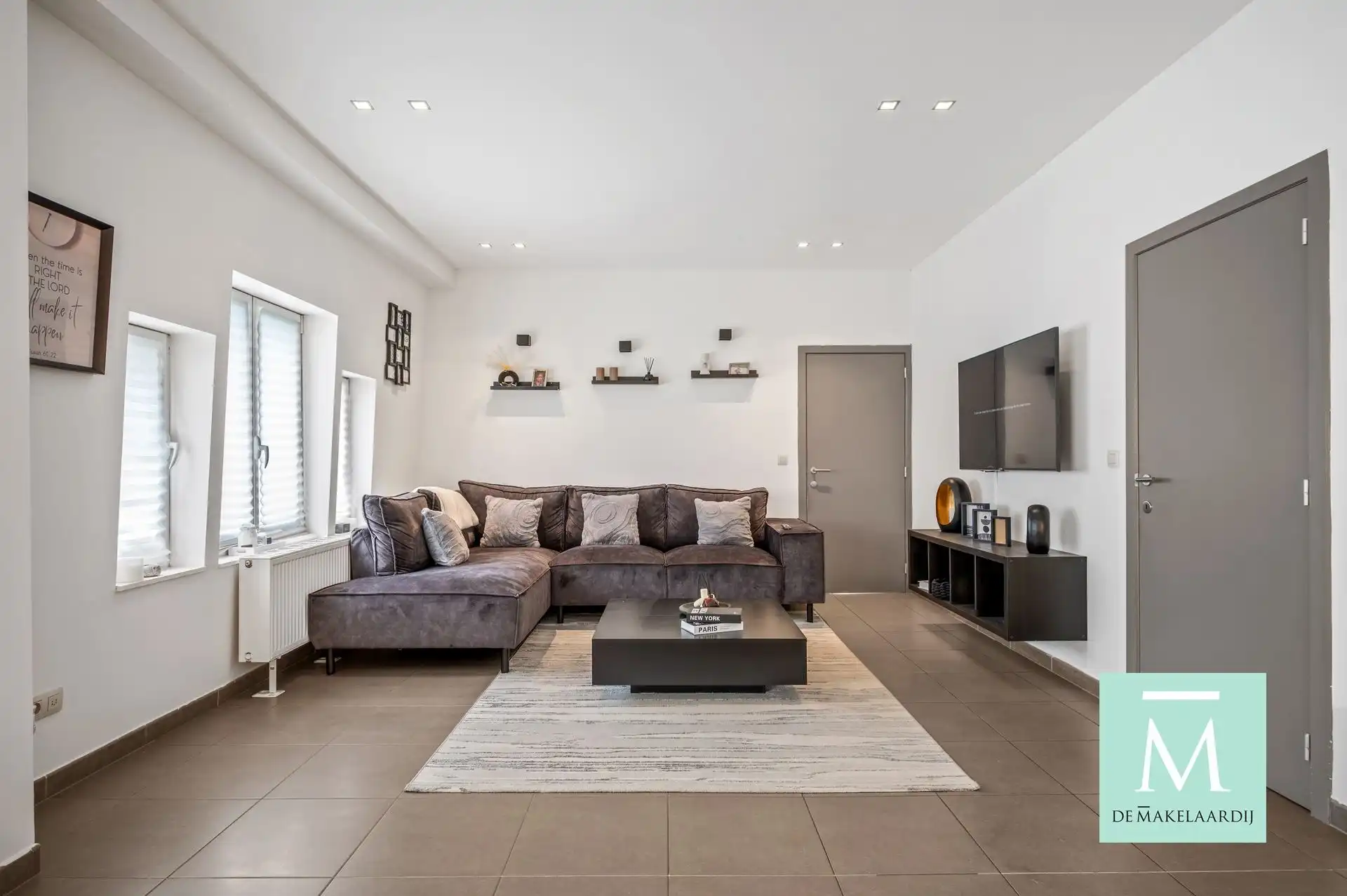 Ruim (110m²) en lichtrijk 2-slaapkamerappartement op strategische ligging! foto 4