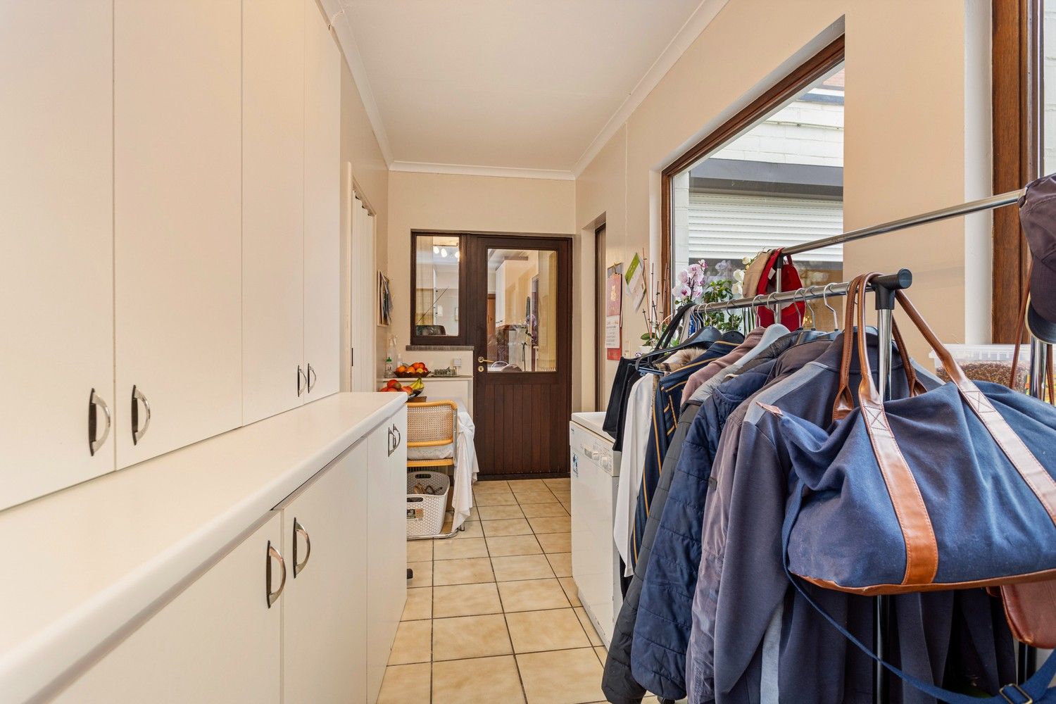 Woning met grote tuin en twee appartementen te koop in het centrum! foto 14