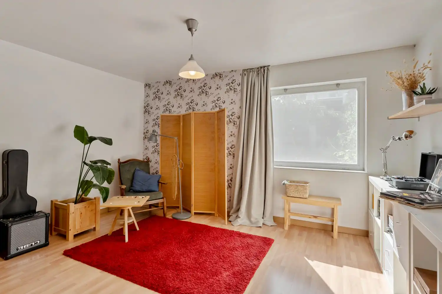 Goed gelegen woning met 4 slaapkamers, 2 badkamers, een garage met een autostaanplaats ervoor en een zuidwest georiënteerde tuin te Kessel-Lo! foto 3