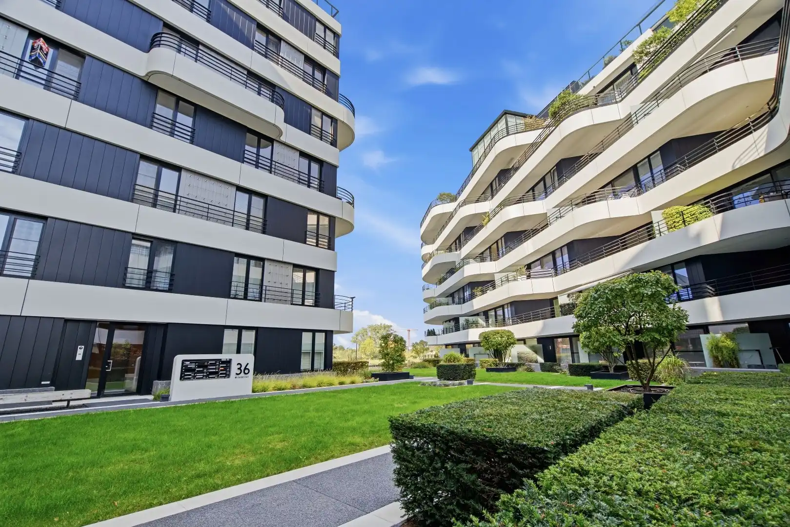 Exclusief wonen met een uniek zicht op het Albertkanaal foto 22