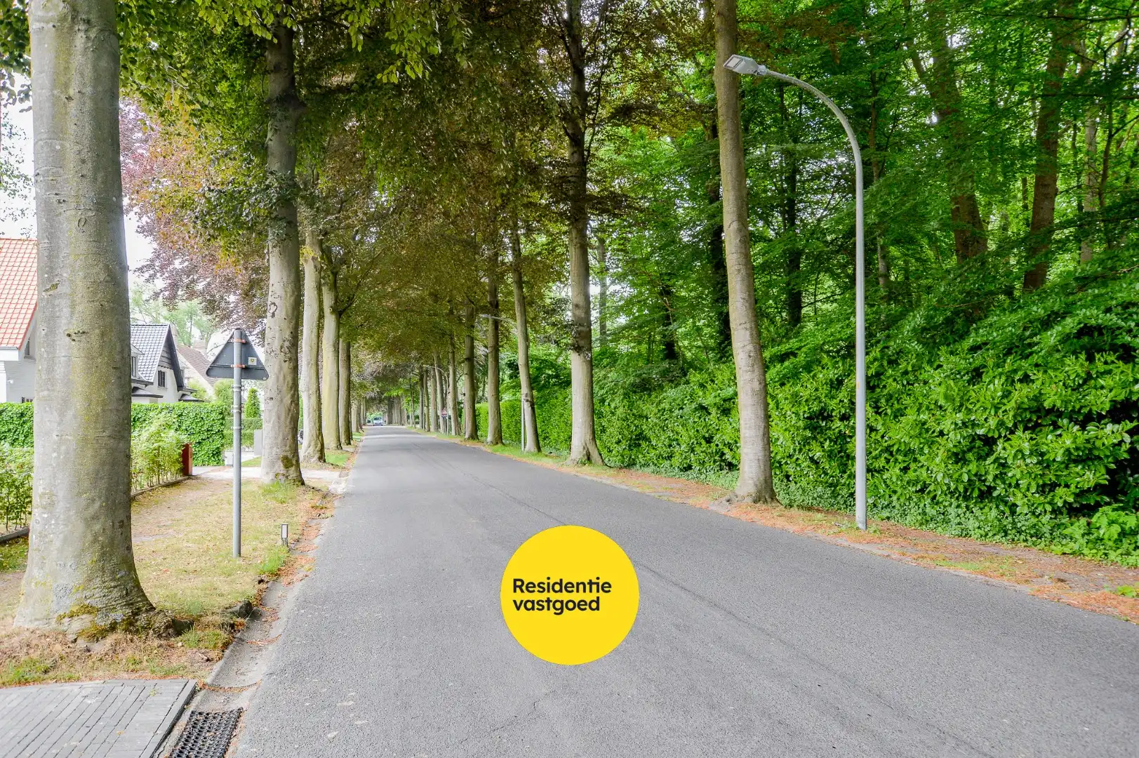 Perceel bouwgrond van 1.134 m² voor open bebouwing te Sint-Kruis foto {{pictureIndex}}