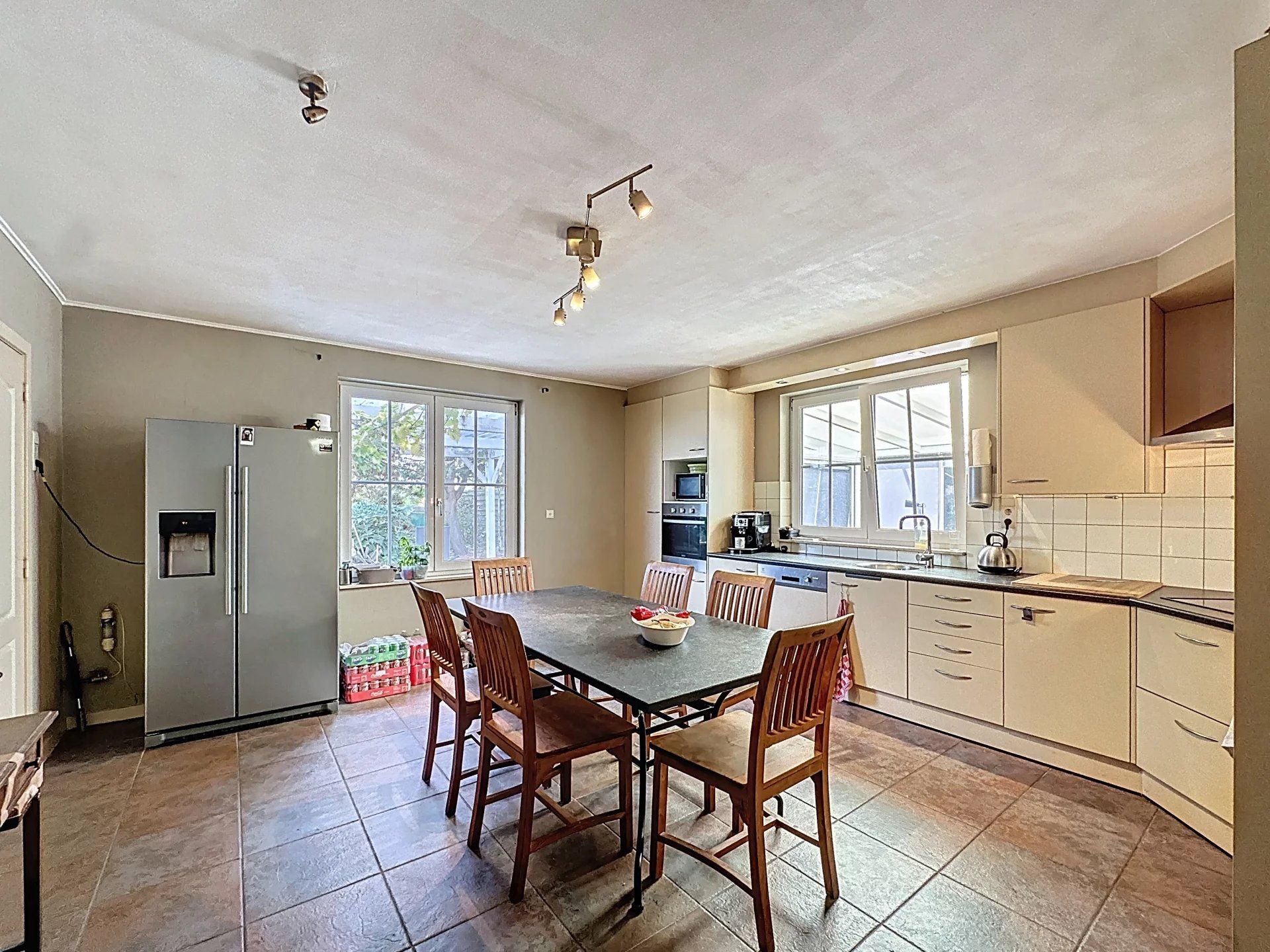 Laagbouwwoning met grote zolder en 3 slaapkamers op een ruim perceel. foto 7