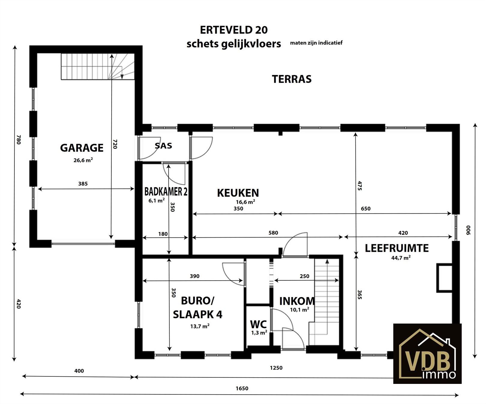 VILLA MET 4 - 5 SLAAPKAMERS - 2 BADKAMERS - 3 TOILETTEN - GARAGE - KELDER EN ZOLDER foto 11