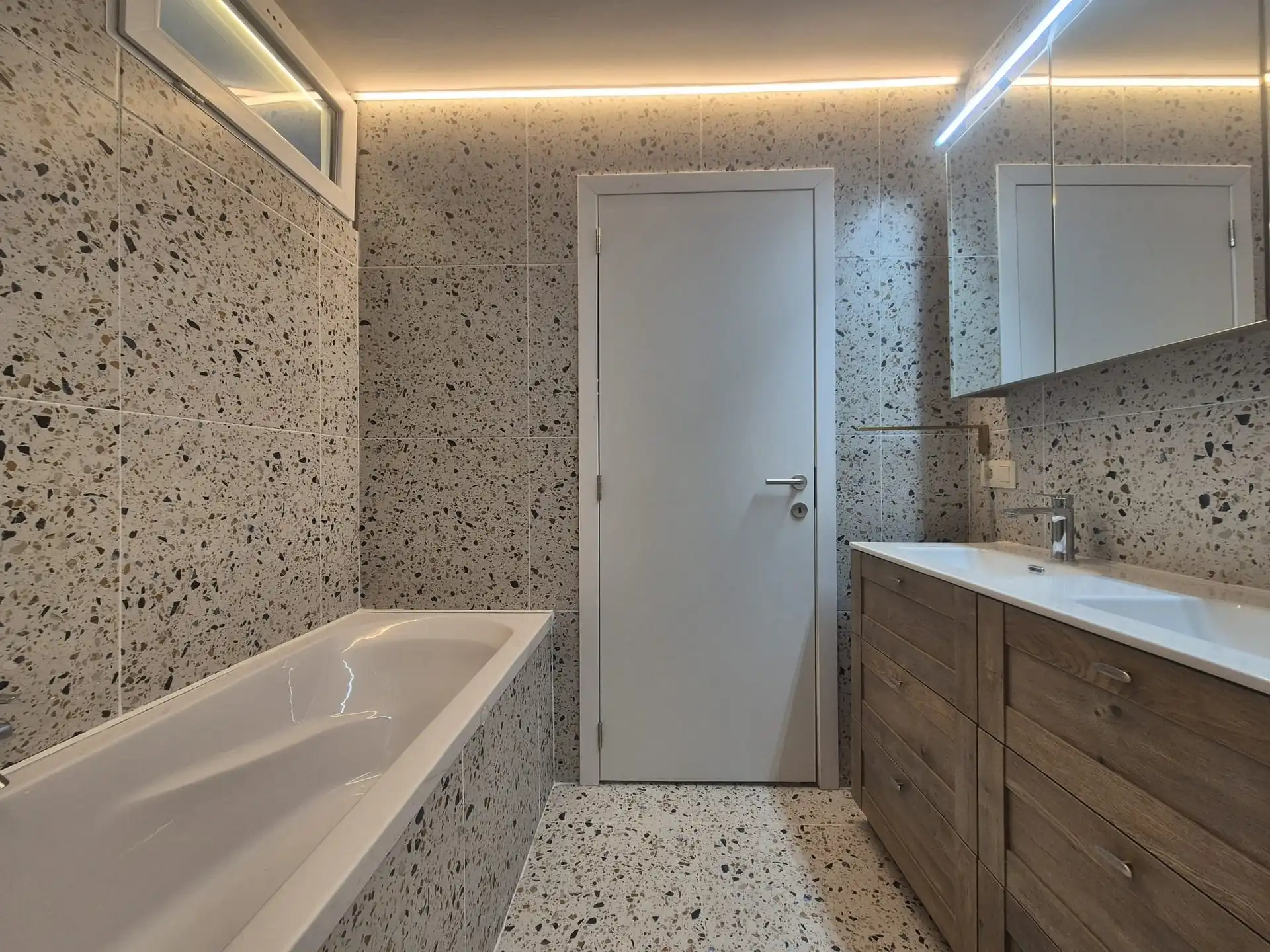 Volledig gerenoveerd energiezuinig appartement met 1 slaapkamer, rustig gelegen aan het bos van Wetteren foto 16