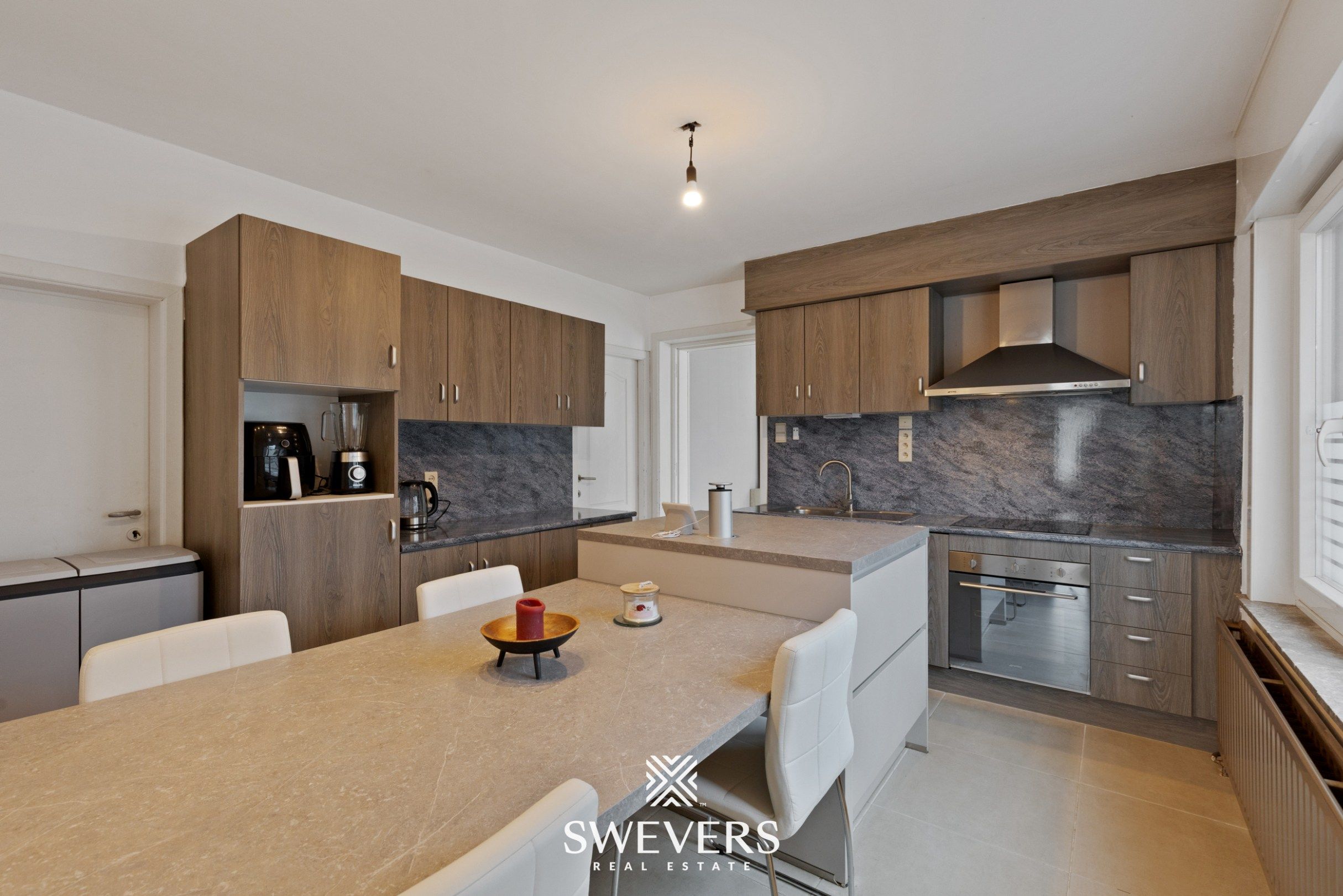 Karaktervolle woning 3 slaapkamers en renovatiepotentieel foto 12