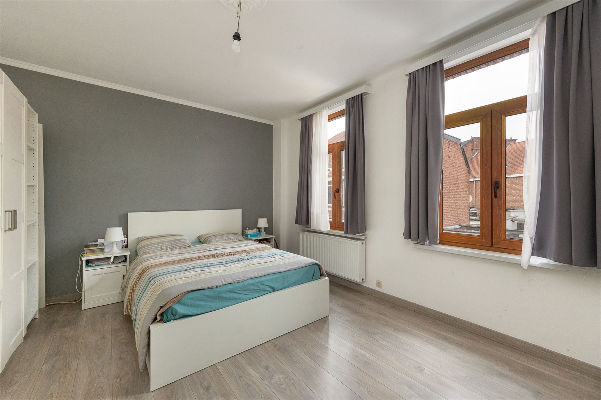 Gezinswoning met vier slaapkamers en tuin foto 12