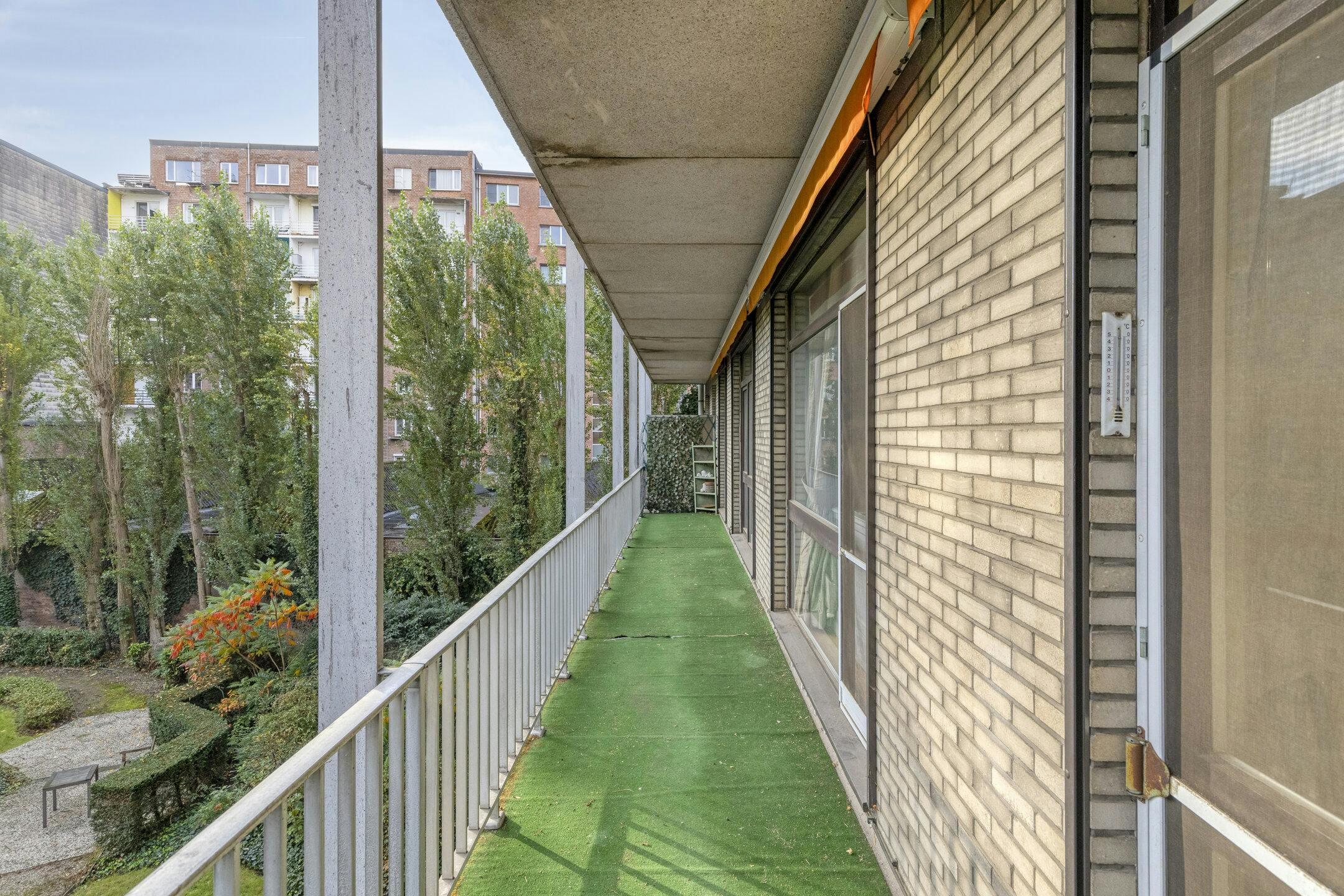 Appartement met twee slaapkamers en terras te koop in Antwerpen foto 14