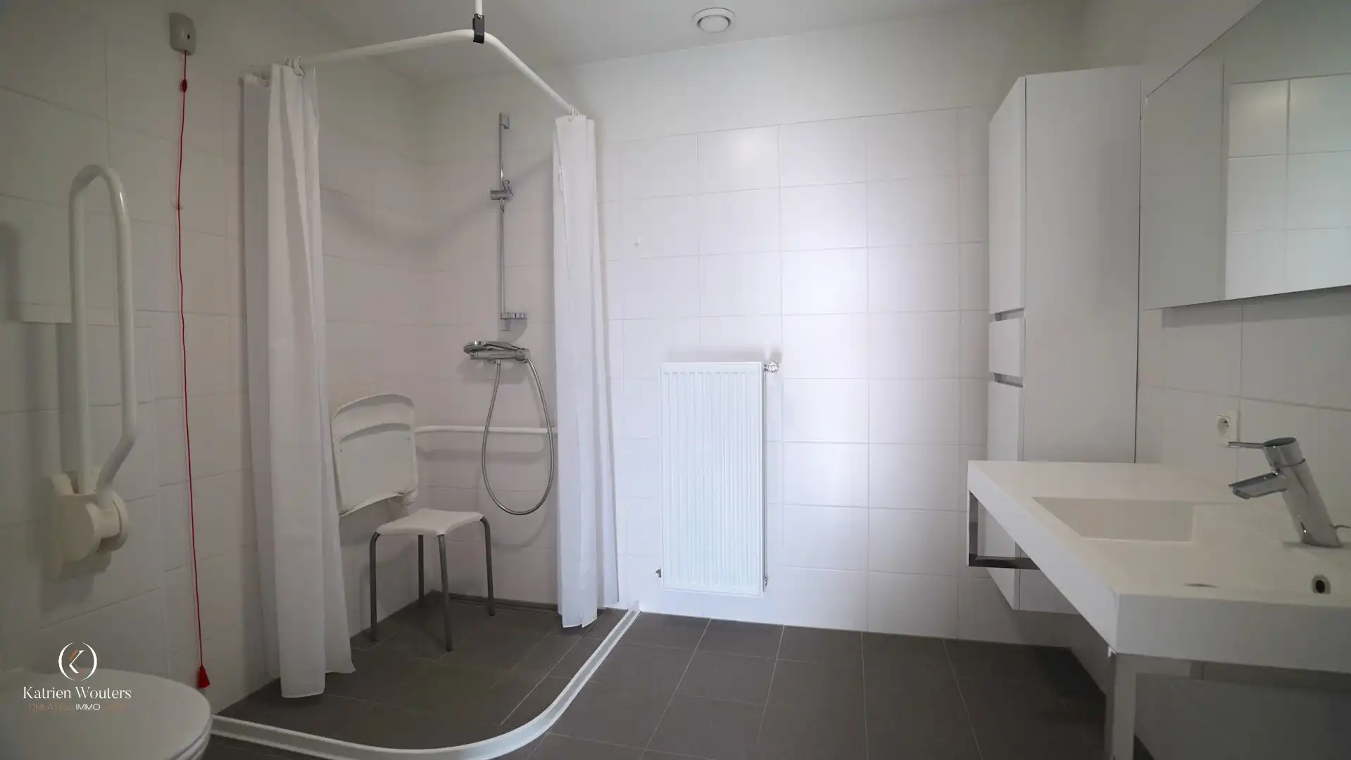 Erkend assistentie-appartement met terras in hartje Wellen foto 11