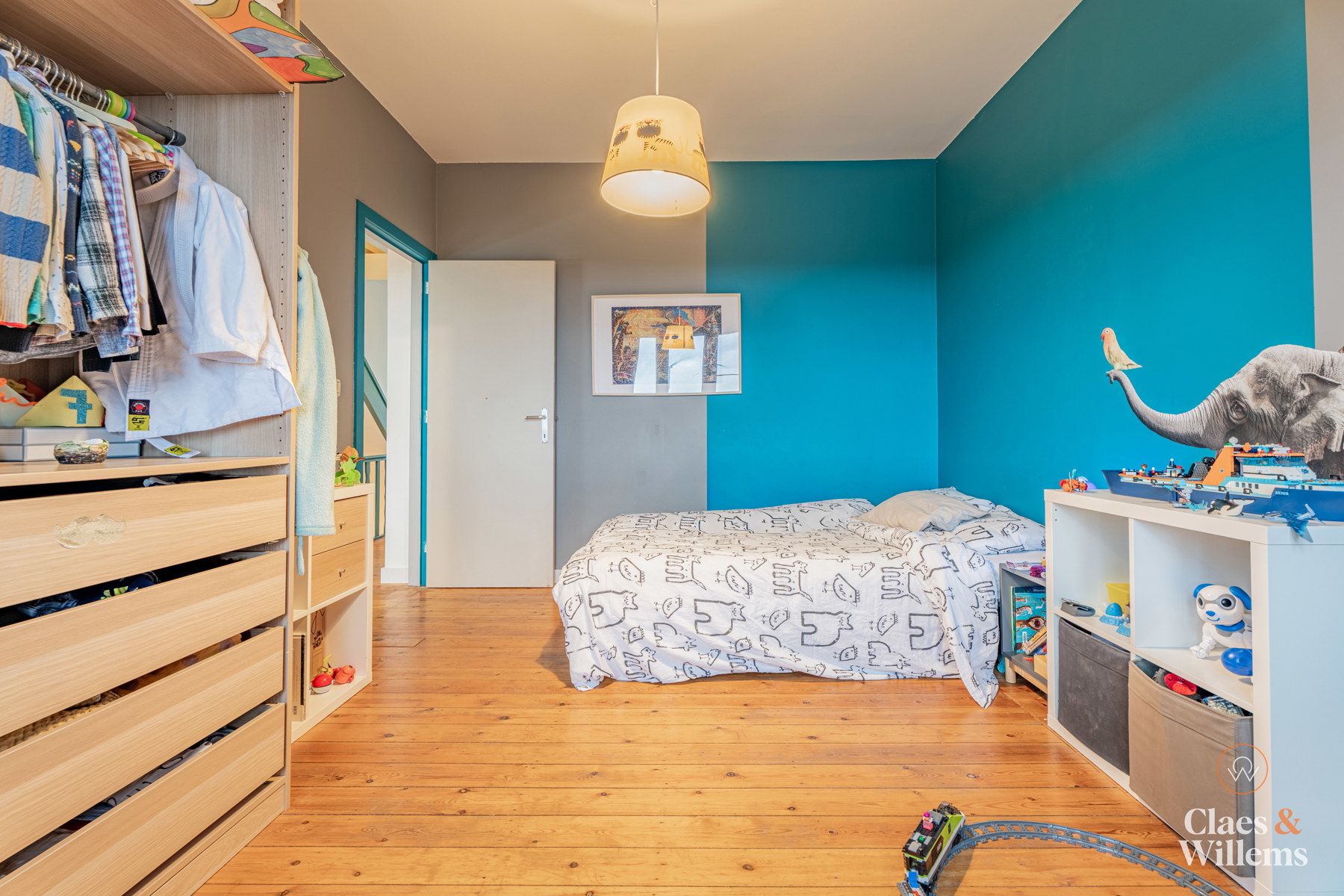 Ruim huis met zonnepanelen en vrije tuin  foto 11