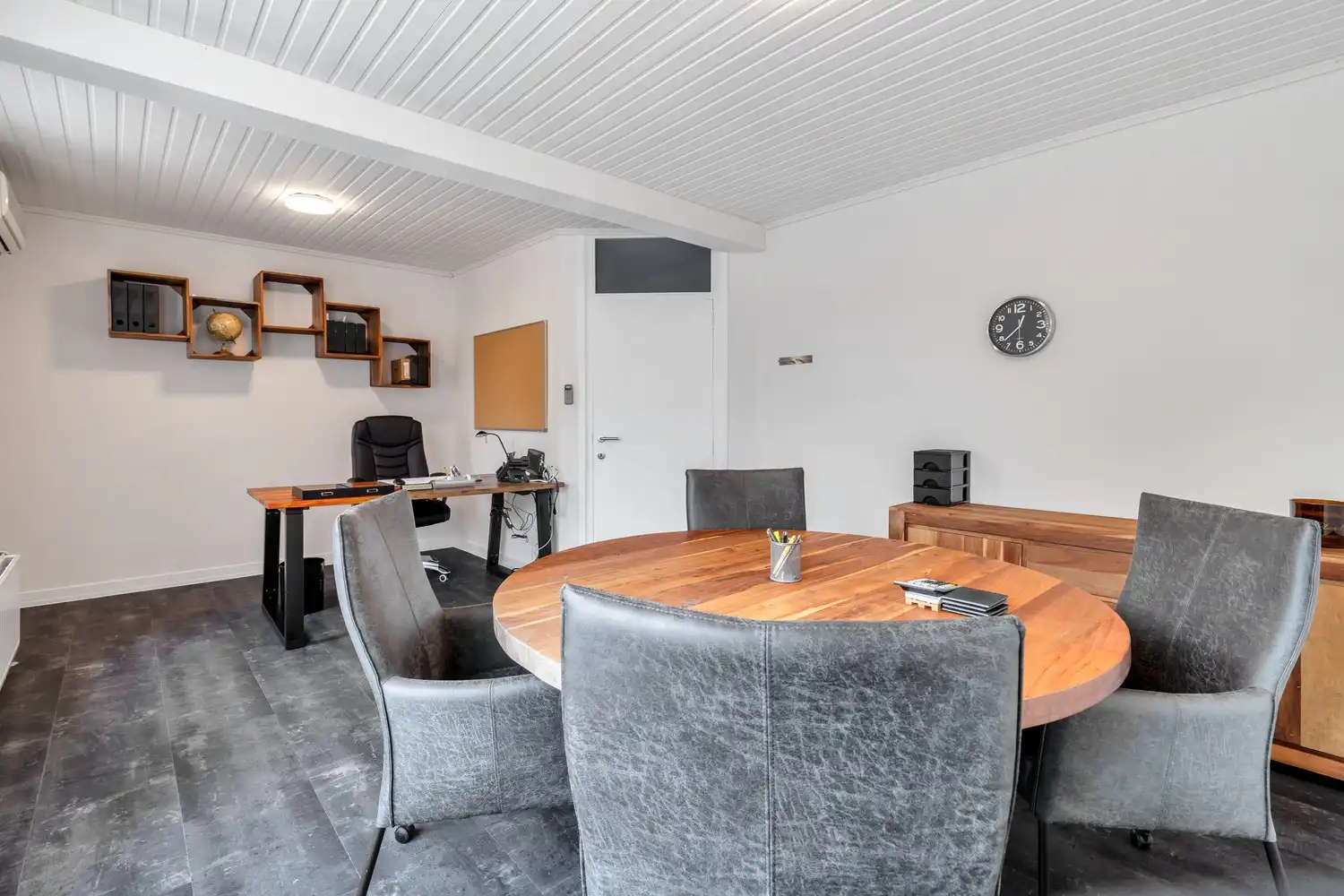 Unieke vastgoedopportuniteit! Ruim bedrijfscomplex met 2 appartementen en exclusief penthouse op 46a 55ca! foto 16