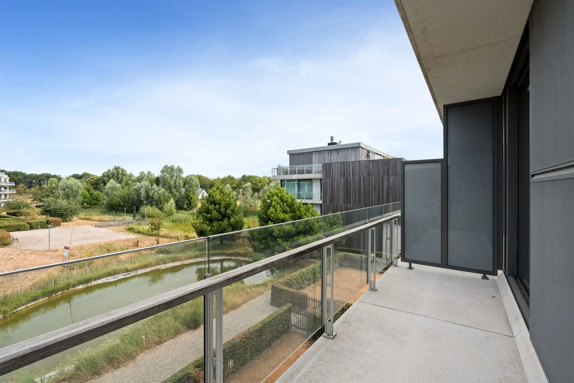 LICHTRIJK APPARTEMENT MET TWEE TERRASSEN foto 6