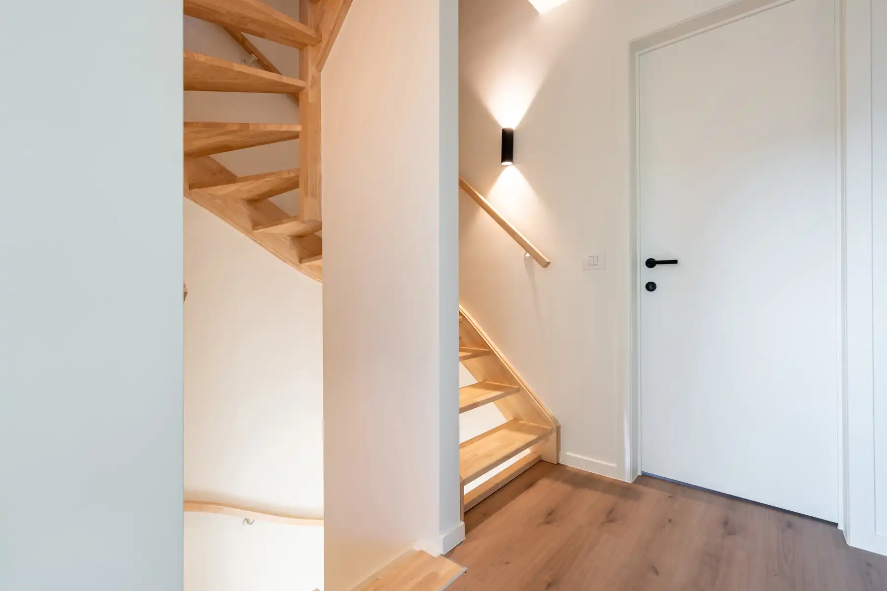 Halfopen tijdloze woning foto 17