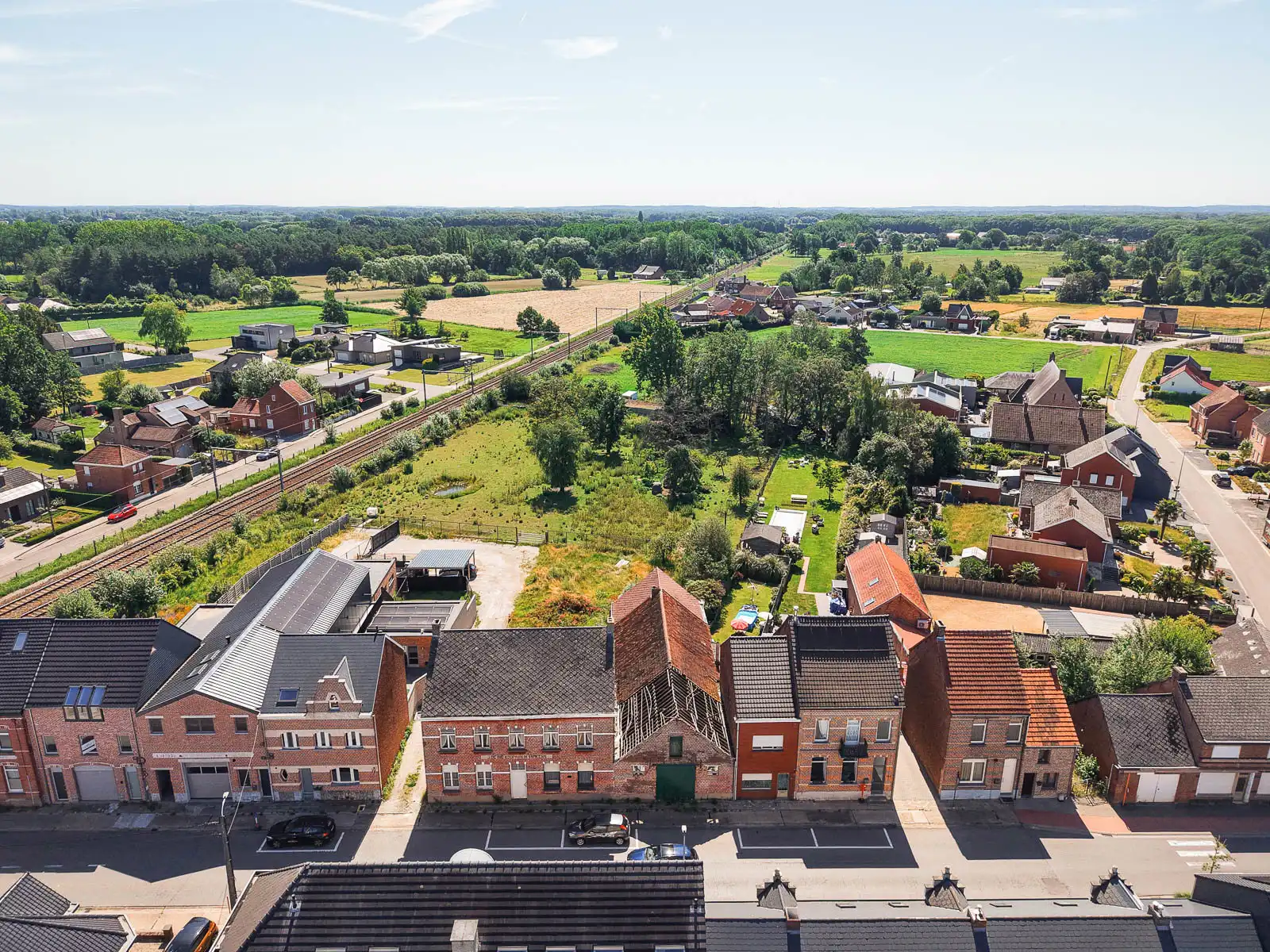 Karaktervolle, te renoveren woning met tal van mogelijkheden foto 40