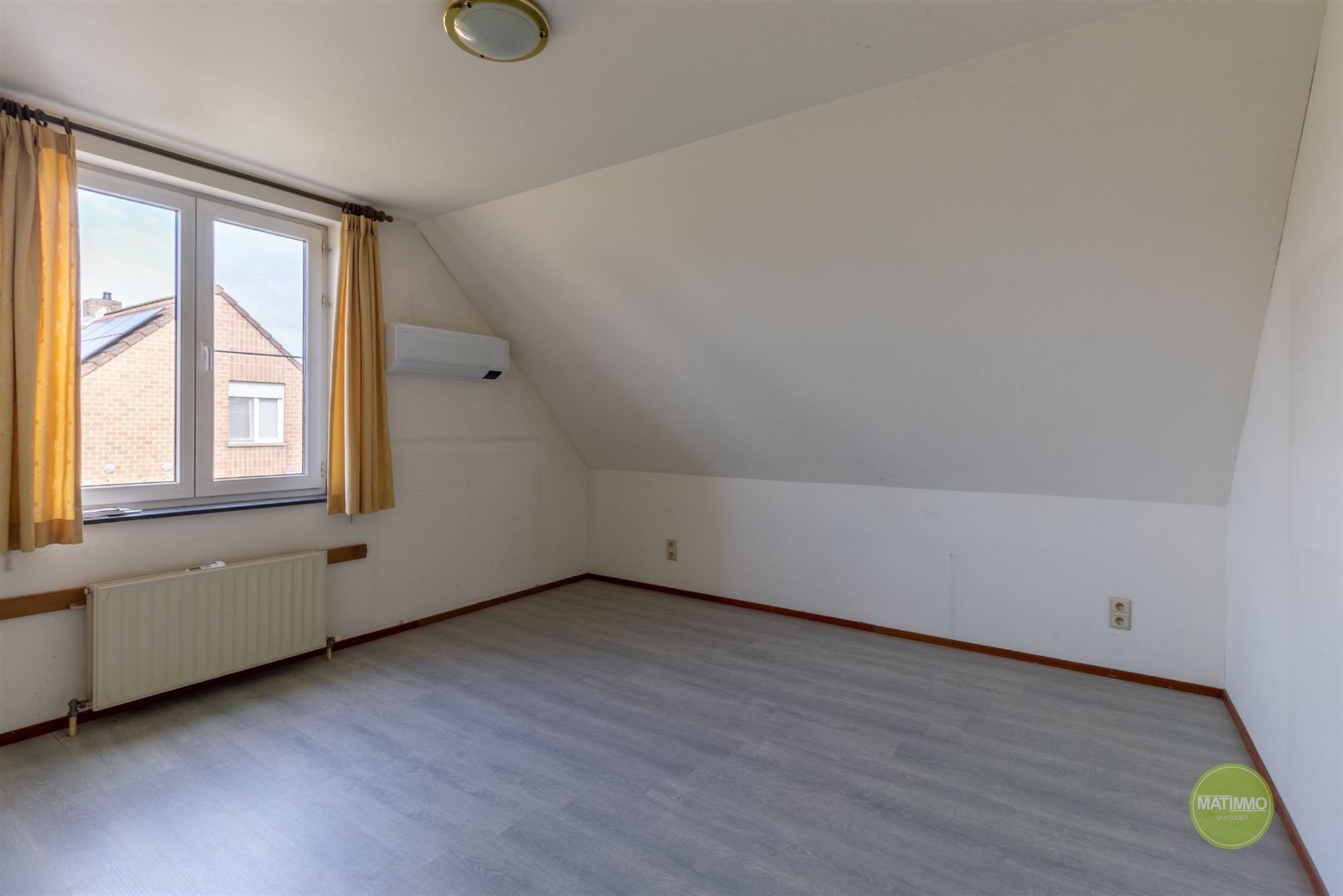 Instapklare gezinswoning met tuin en garage in Balen foto 10