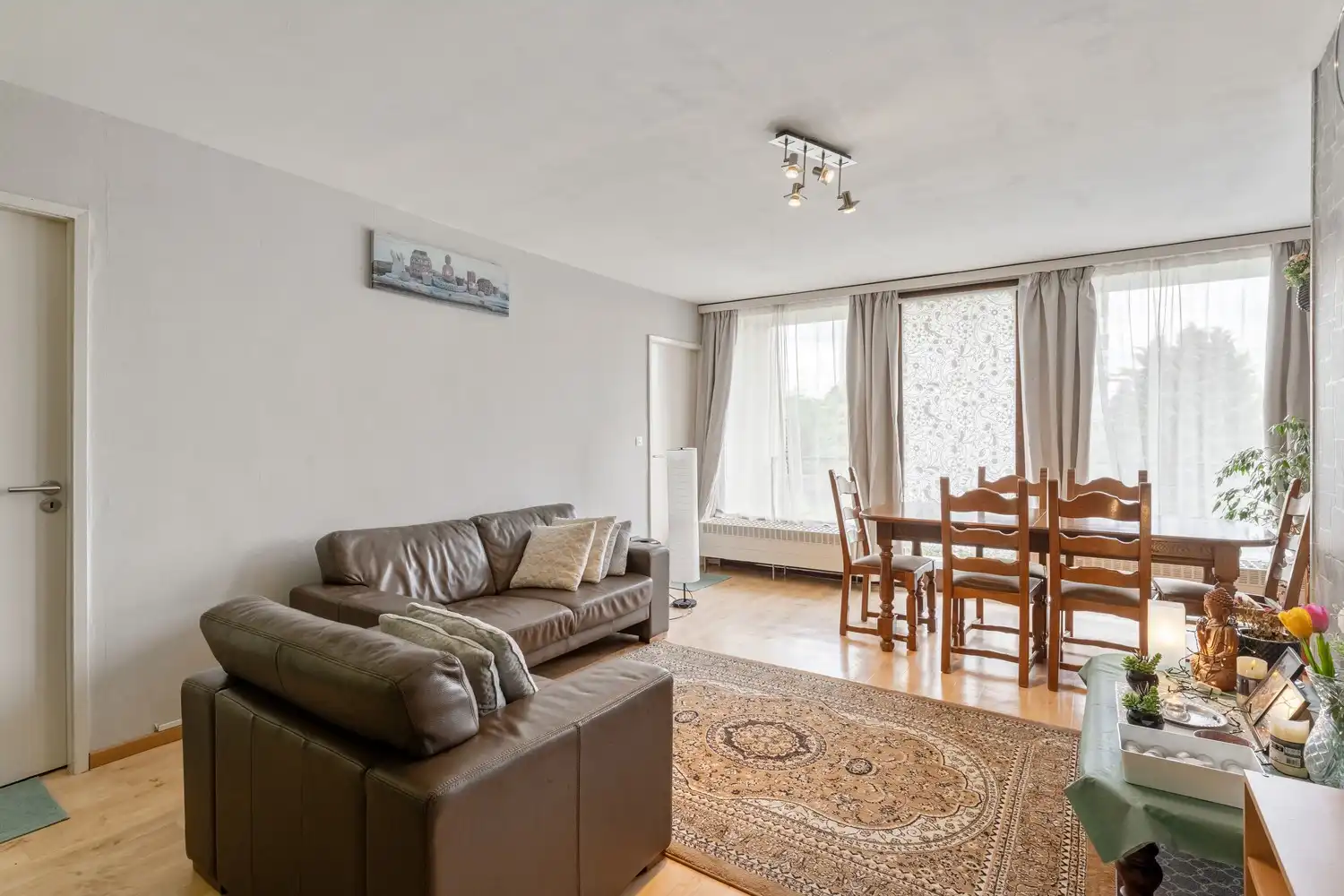 Gunstig gelegen appartement met 2 slaapkamers, ondergrondse autostaanplaats en kelderberging. foto 4
