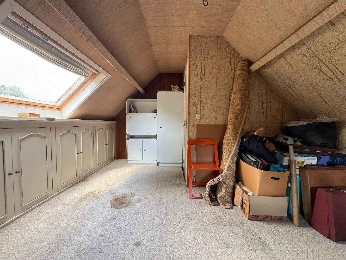 Charmante 3-gevelwoning met garage en tuin foto 14