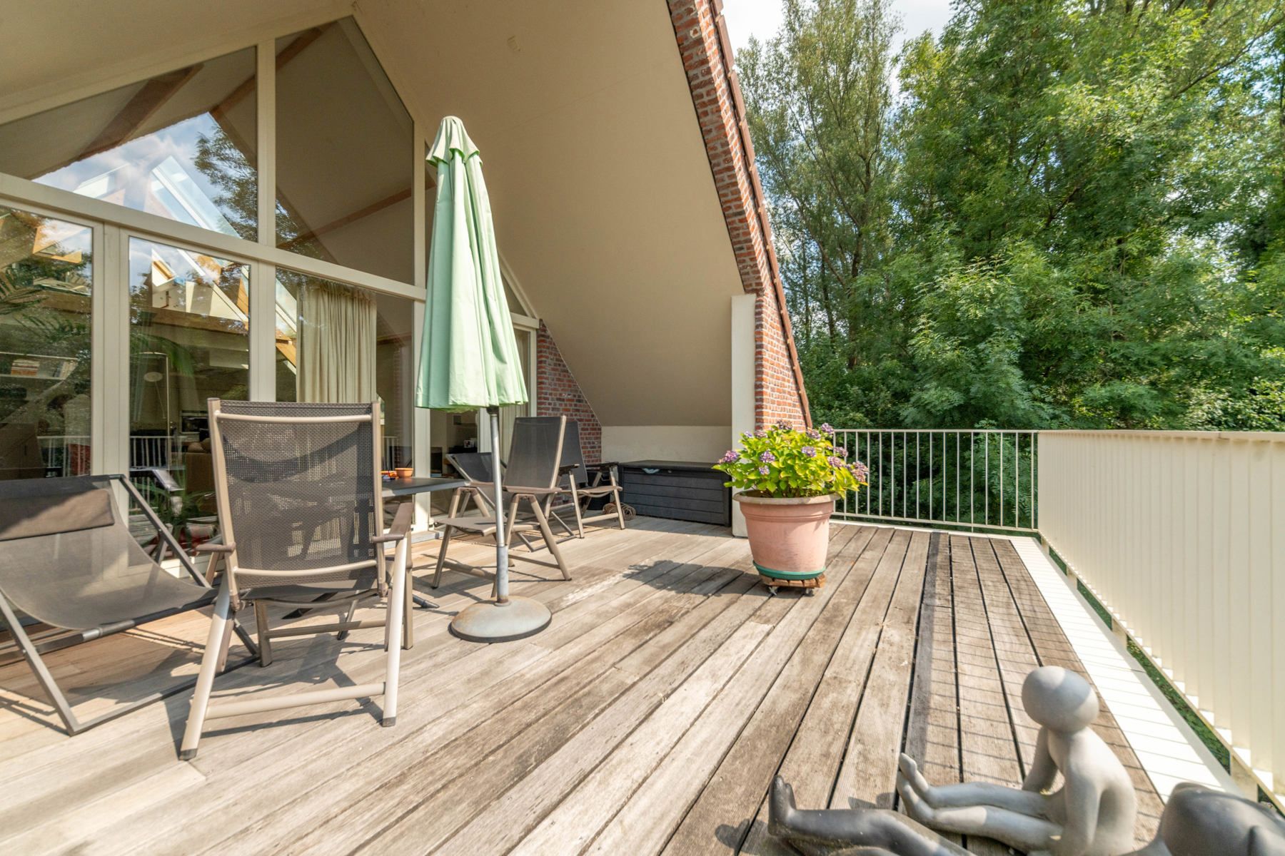 Prachtige penthouse midden in het groen. foto 10