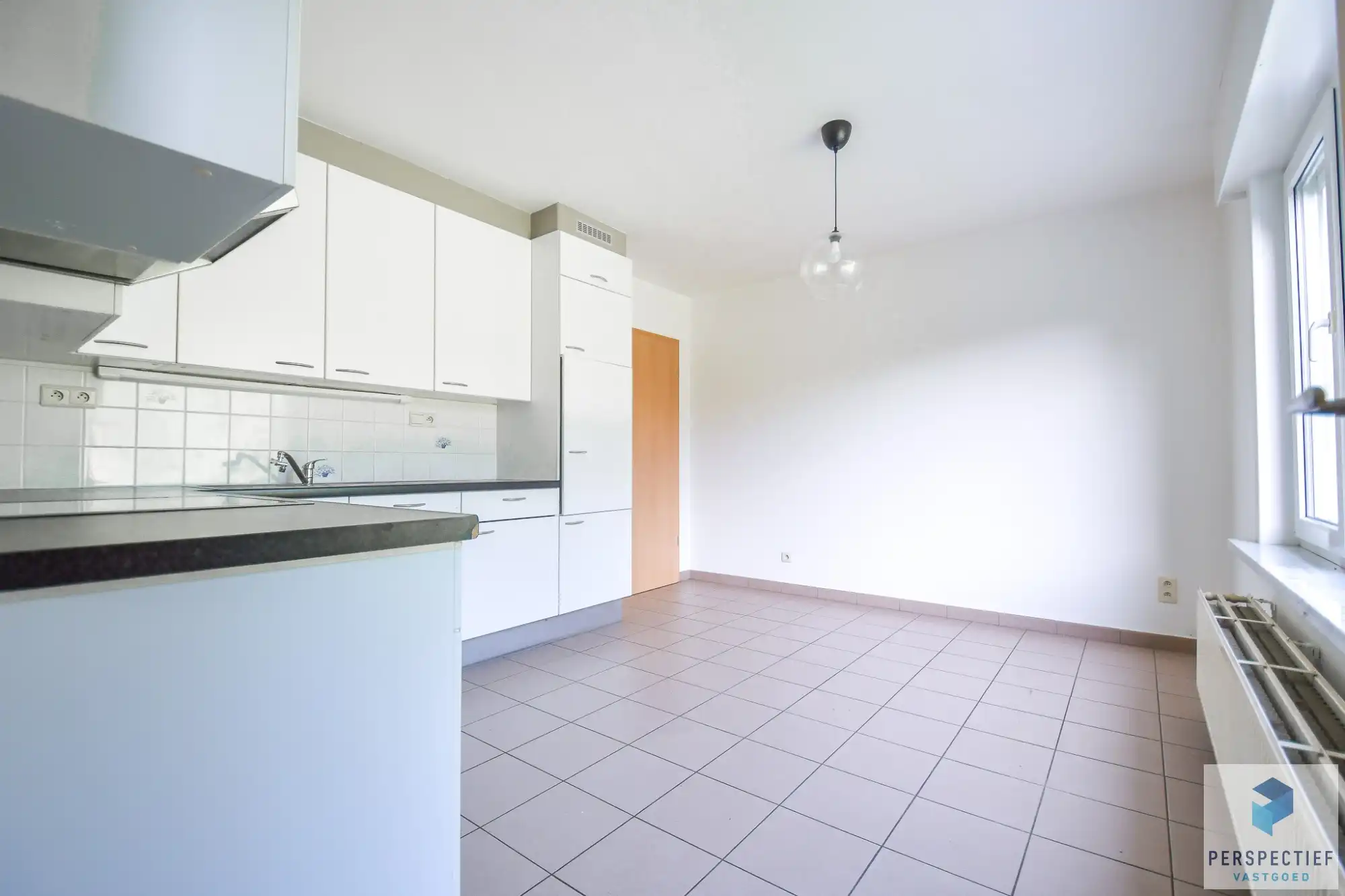 Instapklare GROTE (227m²) halfopen bebouwing (BJ 2001) met 4 slpks, dubbele garage & tuin foto 8