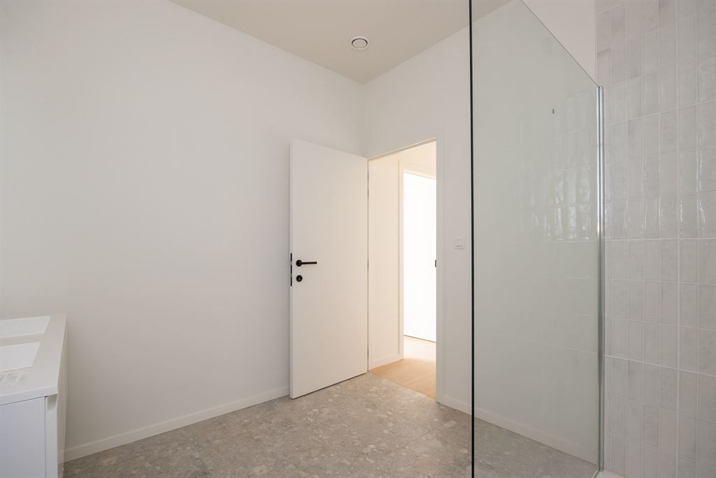 Ruim 3-slaapkamer appartement met luxe afwerking foto 11