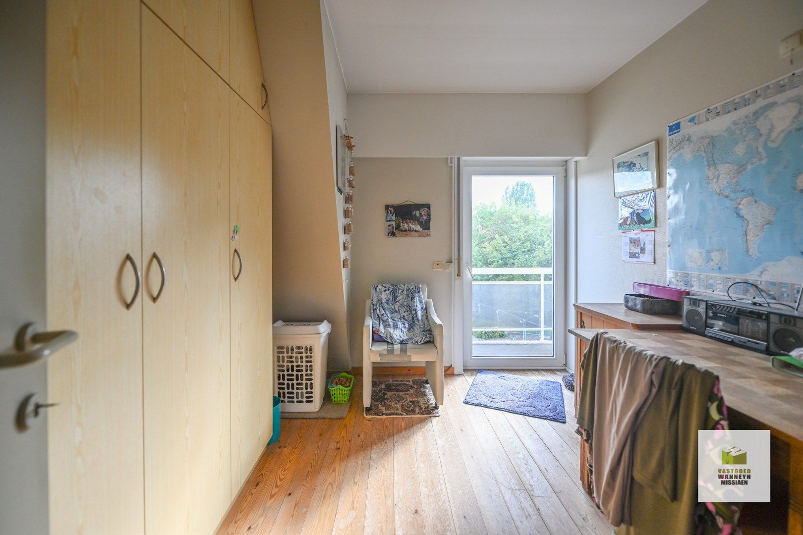 Instapklaar 2 slaapkamer appartement mét garagebox in centrum Wingene foto 18