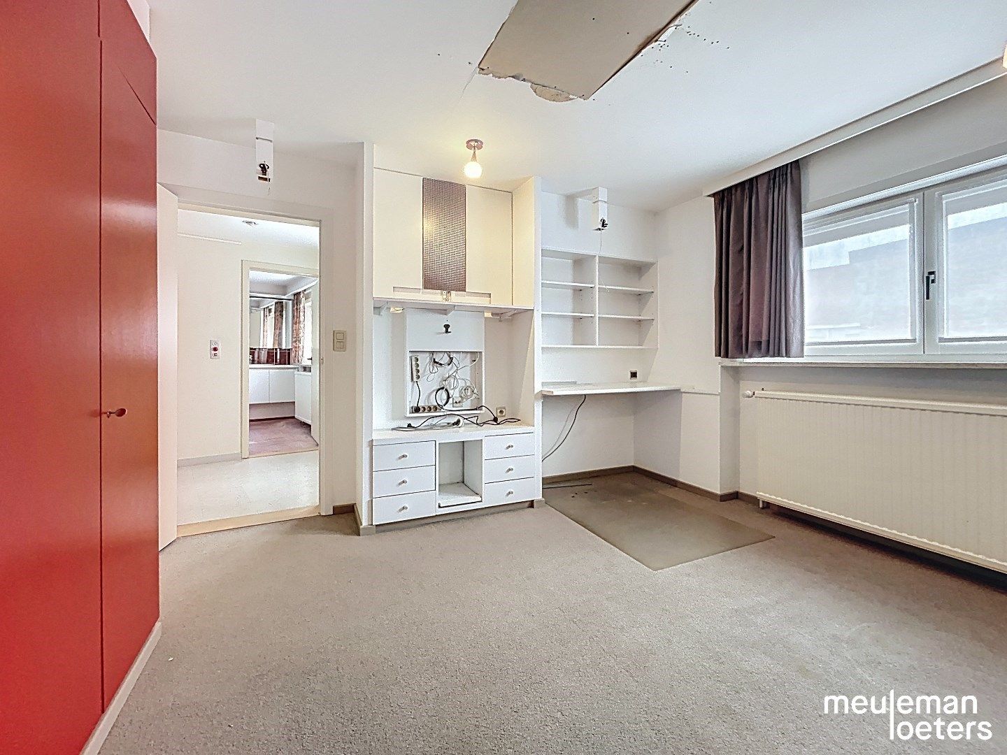 Ruime rijwoning nabij het commercieel centrum van Roeselare foto 16