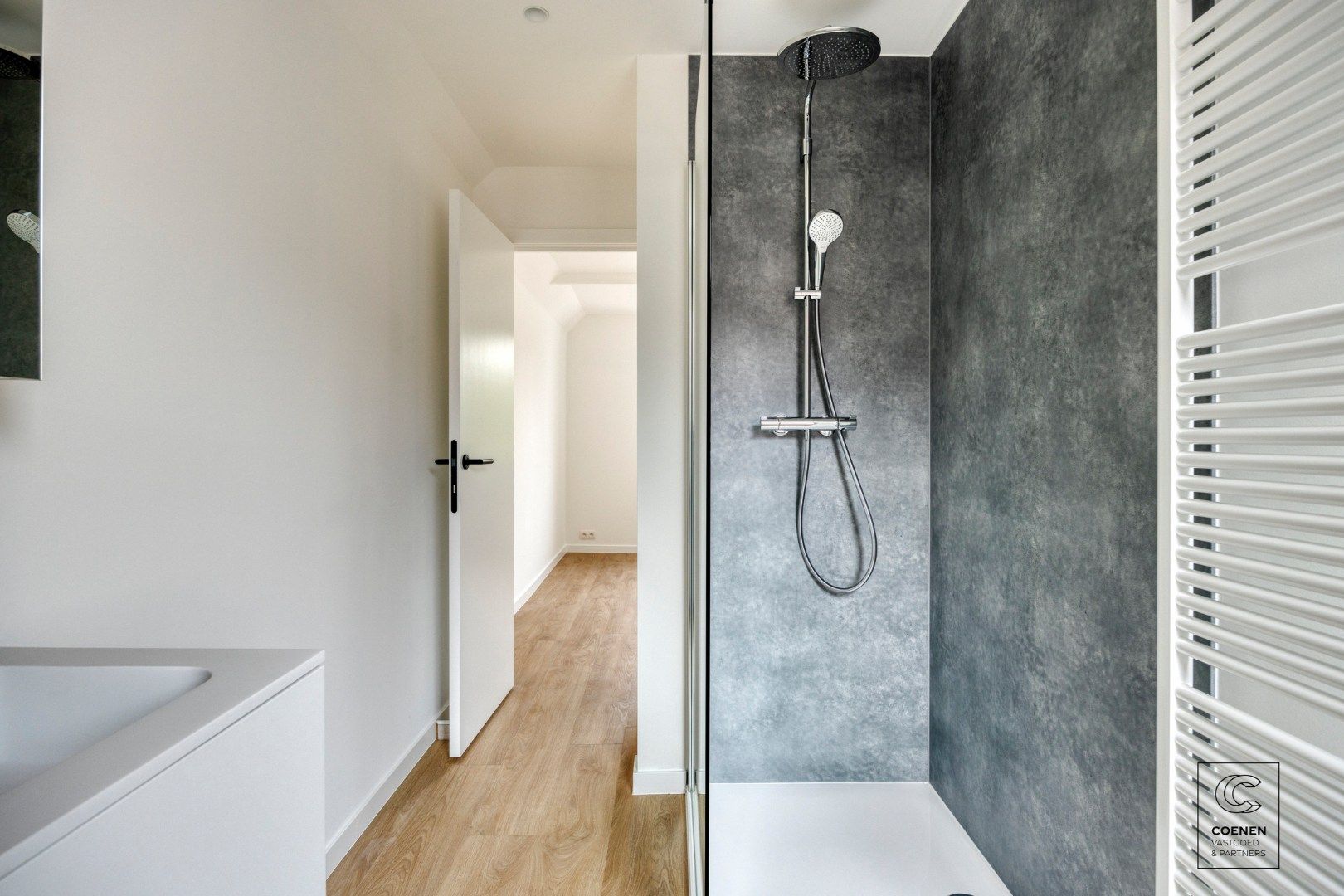 Prachtig, volledig gerenoveerde HOB met twee slaapkamers op een centrale ligging te Brasschaat!  foto 15