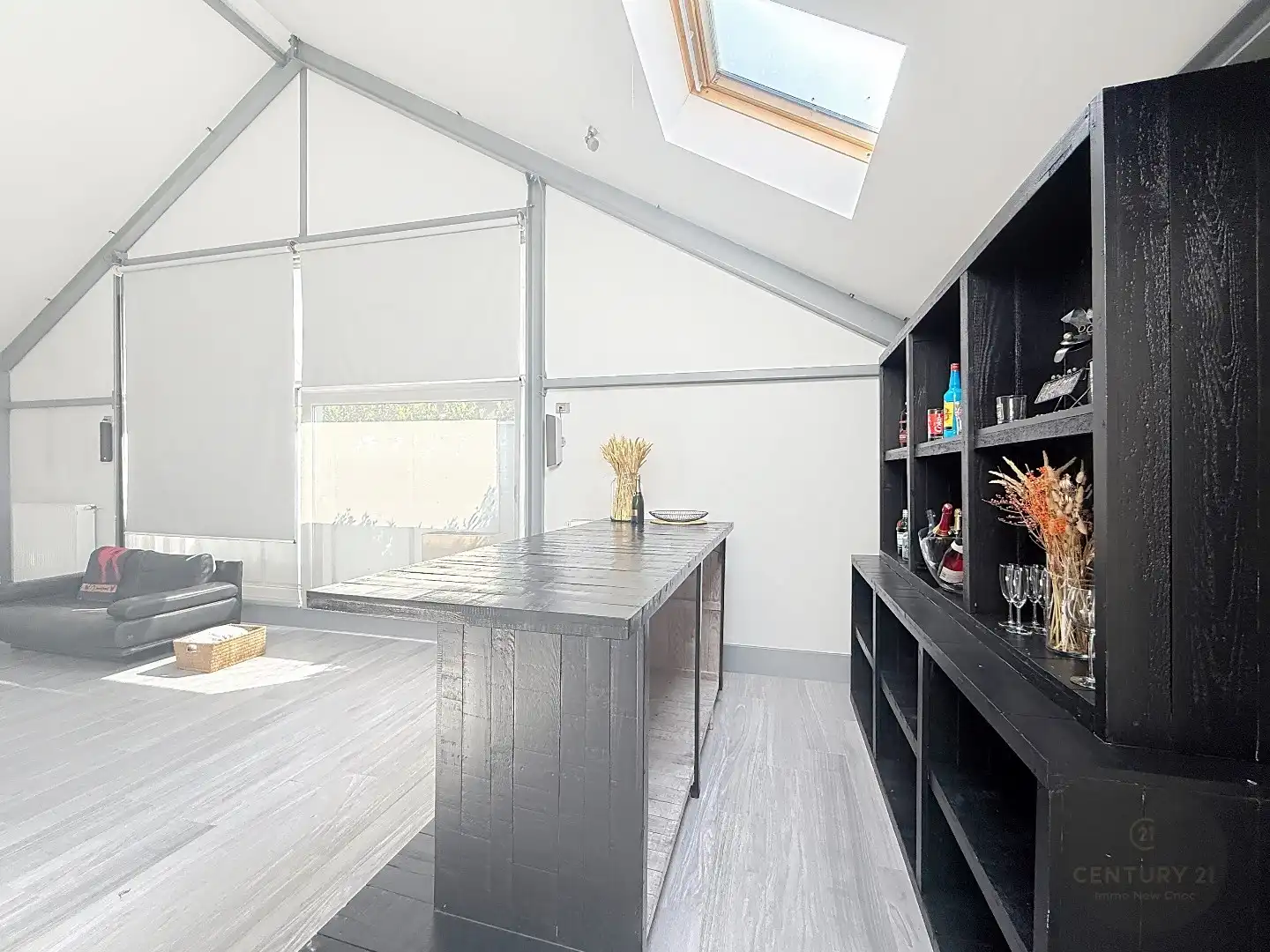 POLYVALENTE LOFT RUIMTE  foto {{pictureIndex}}