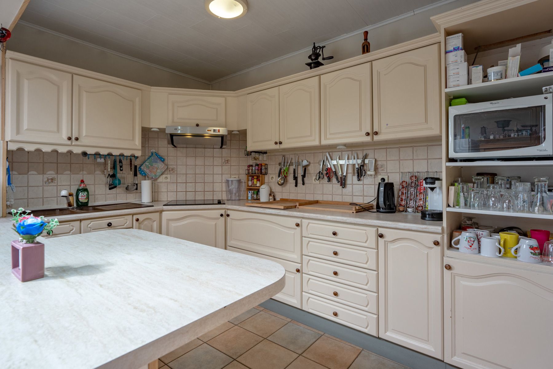 Instapklare woning met 5 slaapkamers, tuin, inpandige garage én dubbele garagebox foto 9