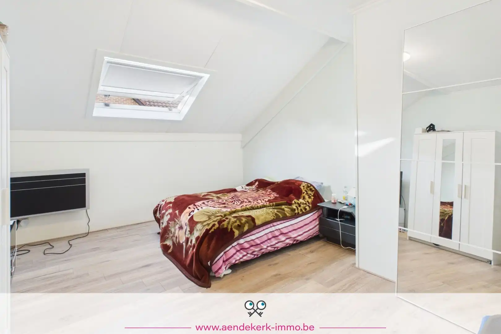 Ruime gezinswoning met 6 slaapkamers en tuin met zwembad in Kessenich foto 27