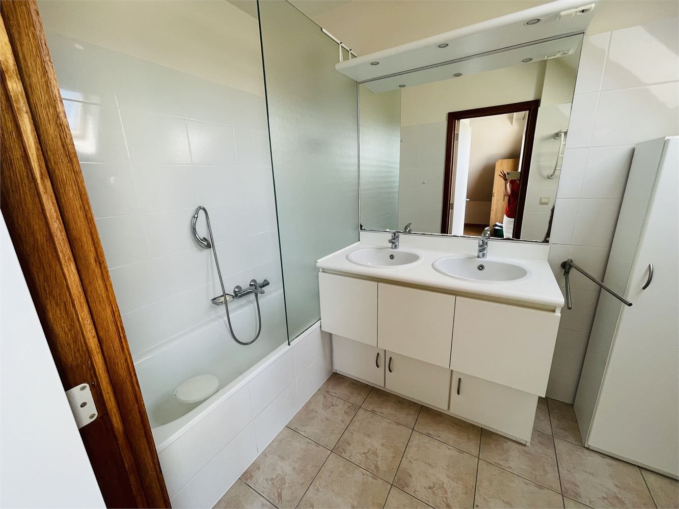 Sint-Michiels, rustige ligging Heel mooi ENERGIEZUINIG lichtrijk appartement met 1 slpk, 2 zonneterrassen en mogelijkheid om  garagebox bij te kopen foto 7