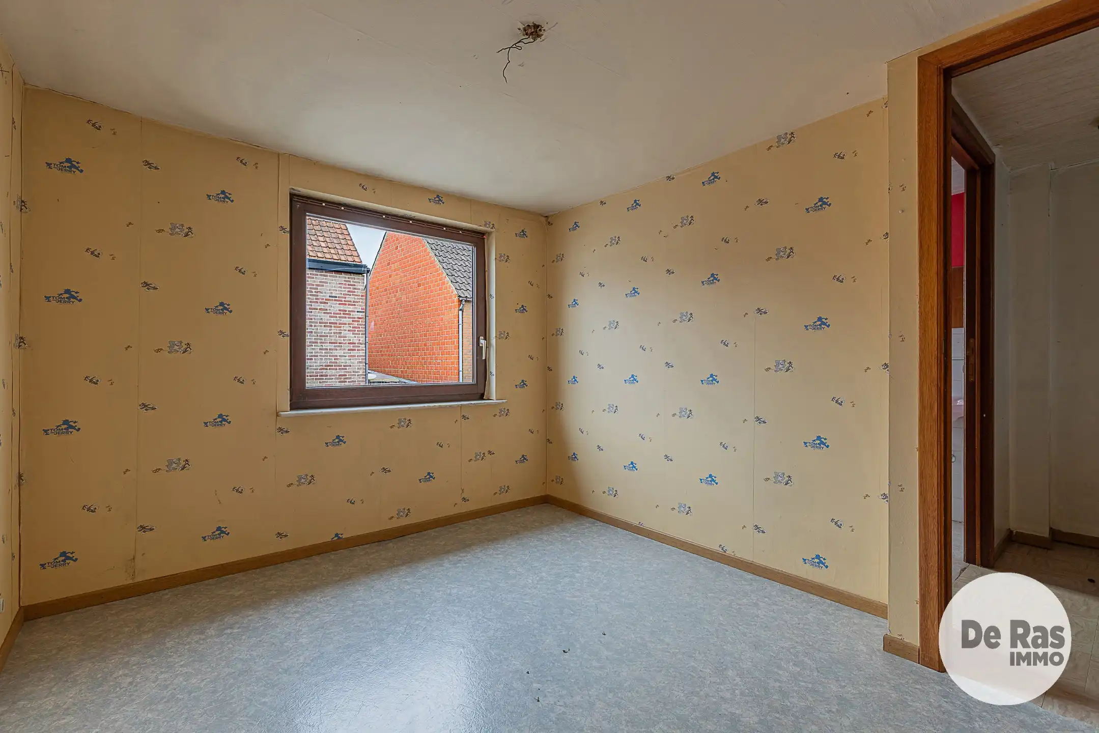 LEDE Centraal gelegen renovatiewoning met terras foto 11