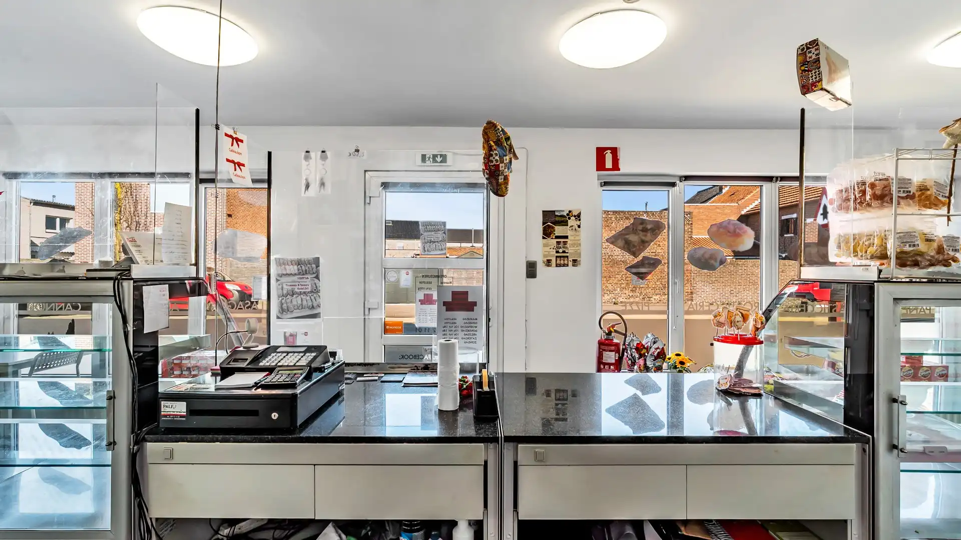 Wonen boven je zaak? Ontdek deze instapklare opportuniteit in het hart van Maasmechelen foto 15