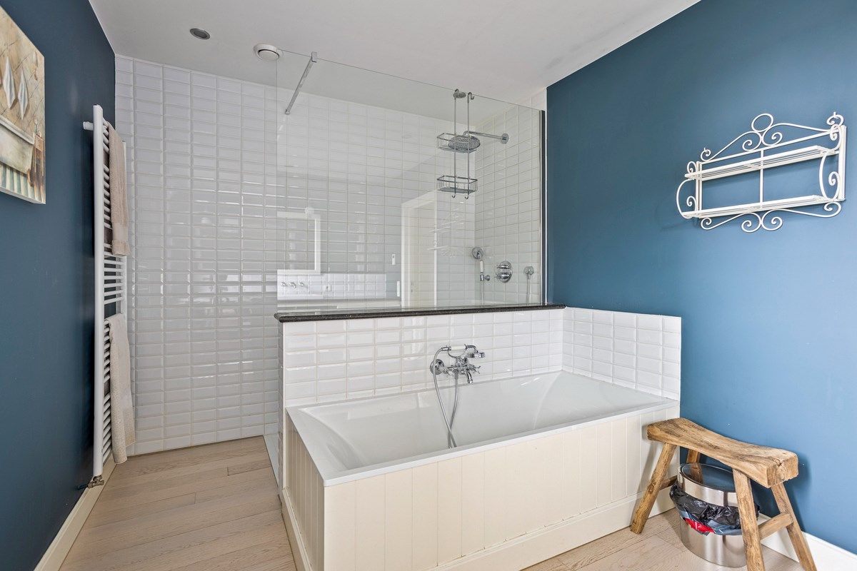 Exclusieve villa met oa 5 slaapkamers en verwarmde zwemvijver  op 2.070 m². foto 19