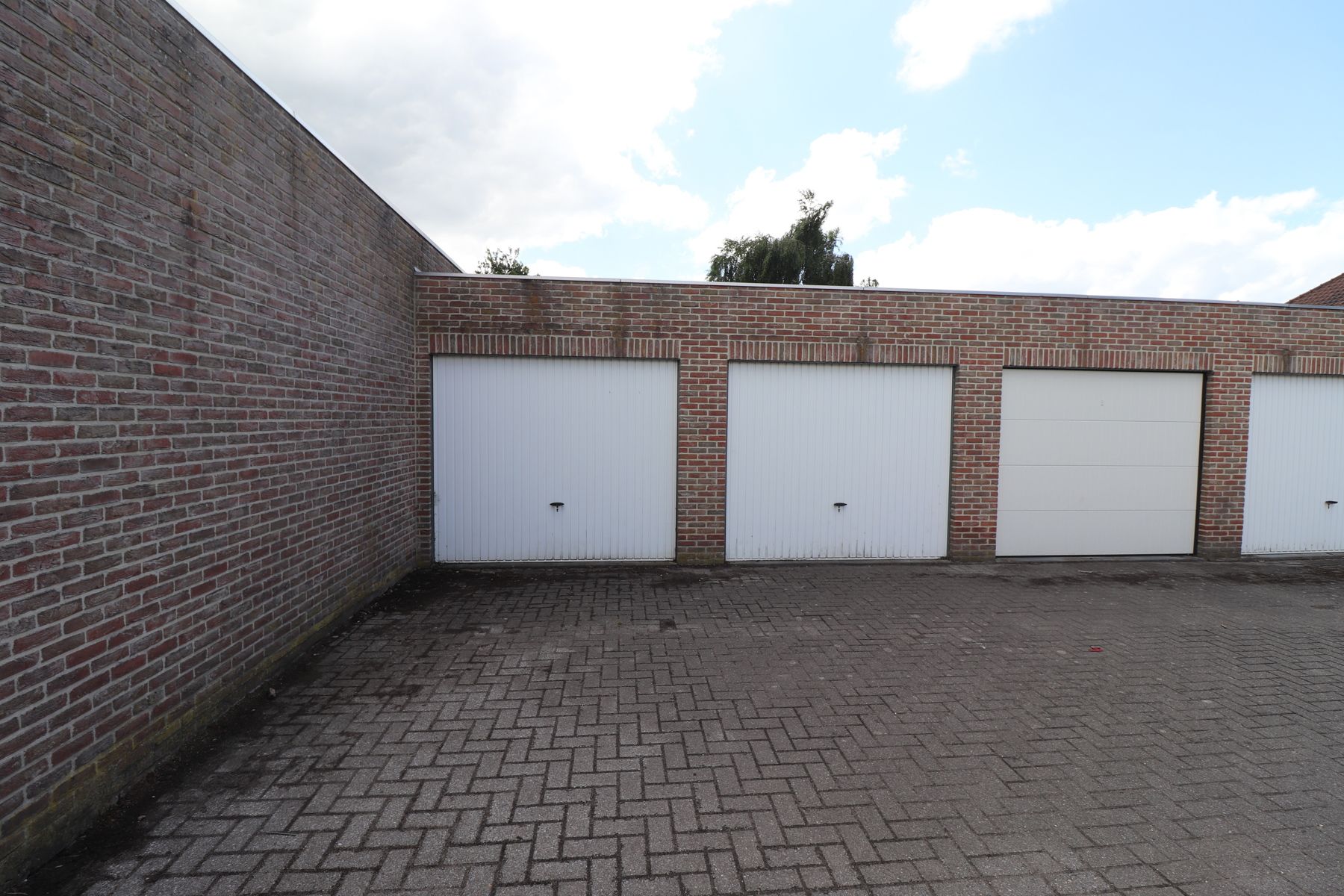 Appartement op de 2de verdieping links met terras en garage. foto 12