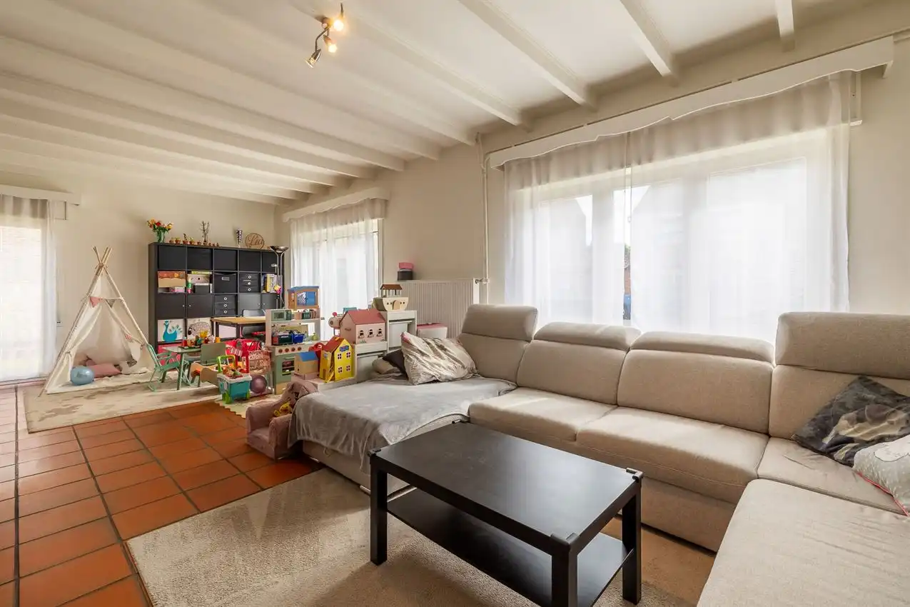Mooie, ruime villawoning met leuke tuin op rustige locatie foto 6