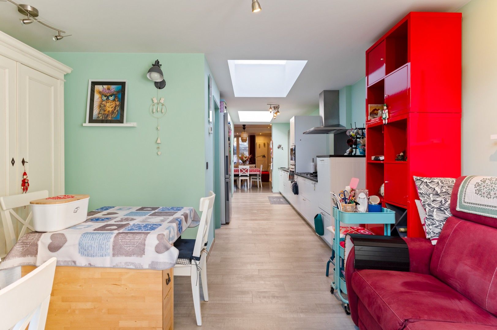 Halfopen woning van met 2 slp, een zonnige tuin in een rustige woonwijk. foto 12