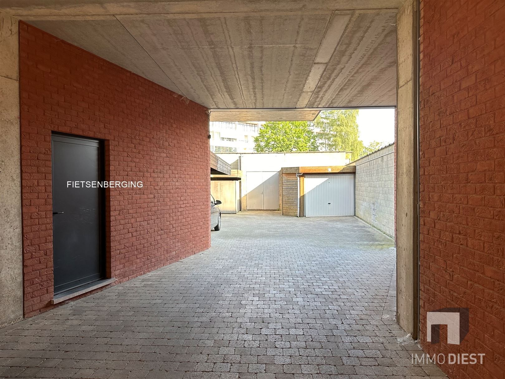 Gezellig appartement met 2 slpks, 2 terrassen en carport foto 29