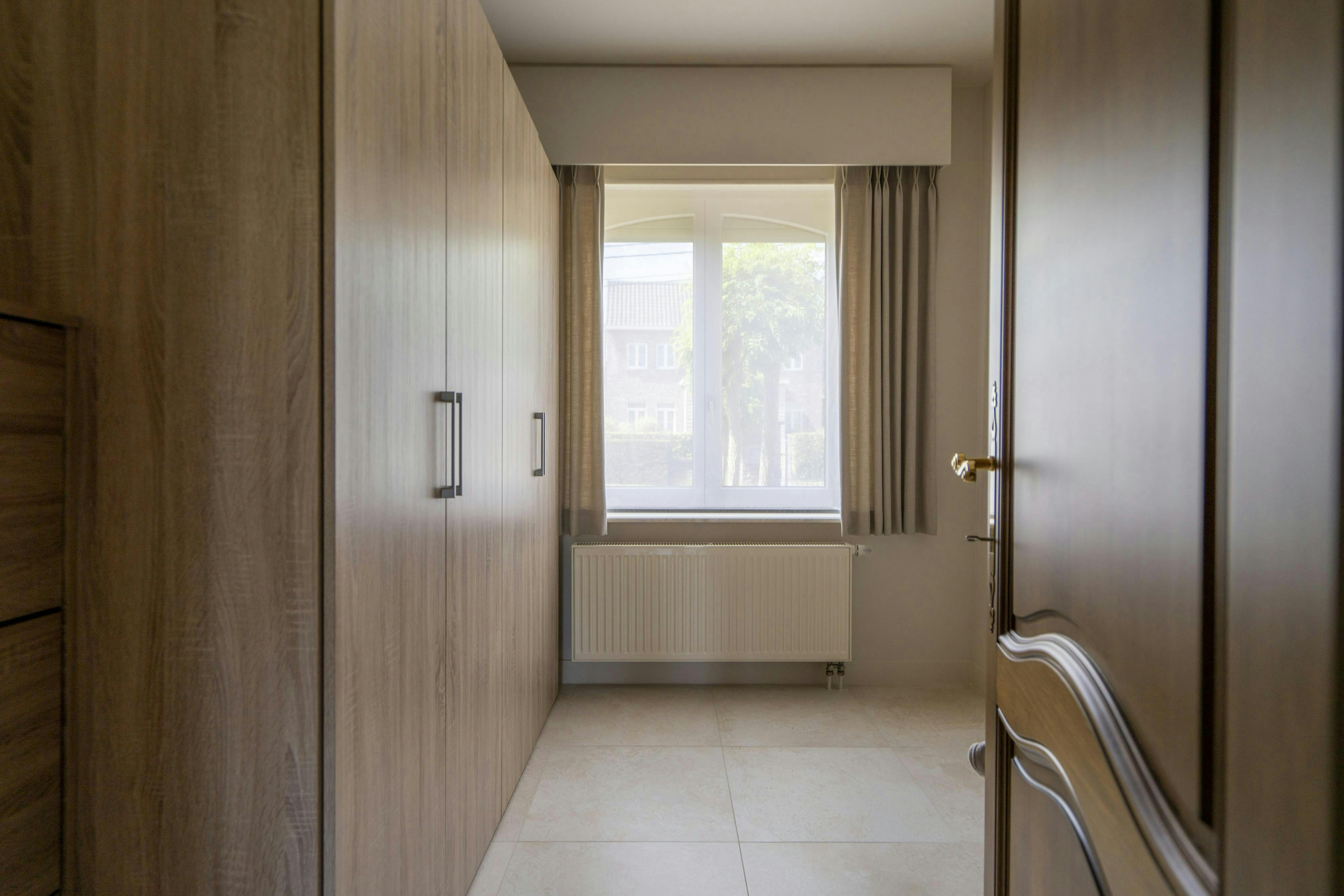 Statige open villa in woongebied met bijgebouw op ca. 2900m² foto 8