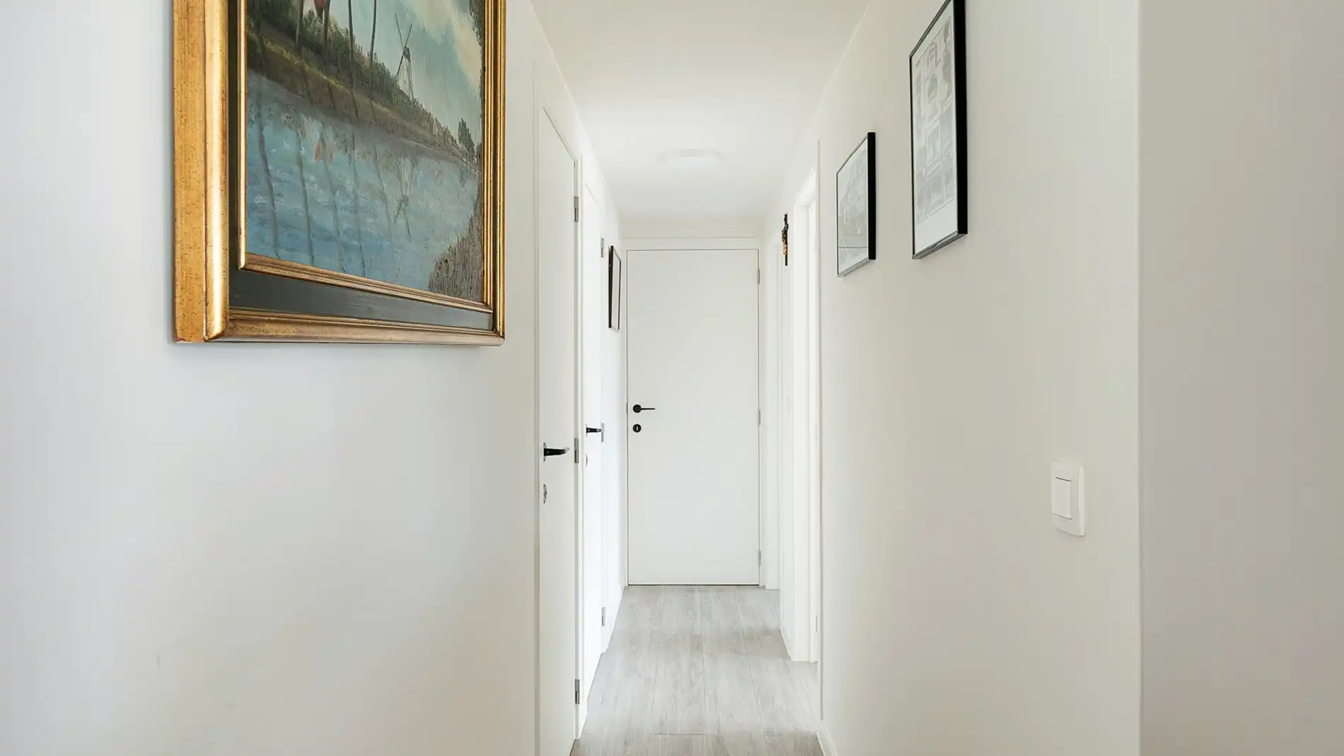 Gerenoveerd appartement met twee kamers en open zichten  foto 9