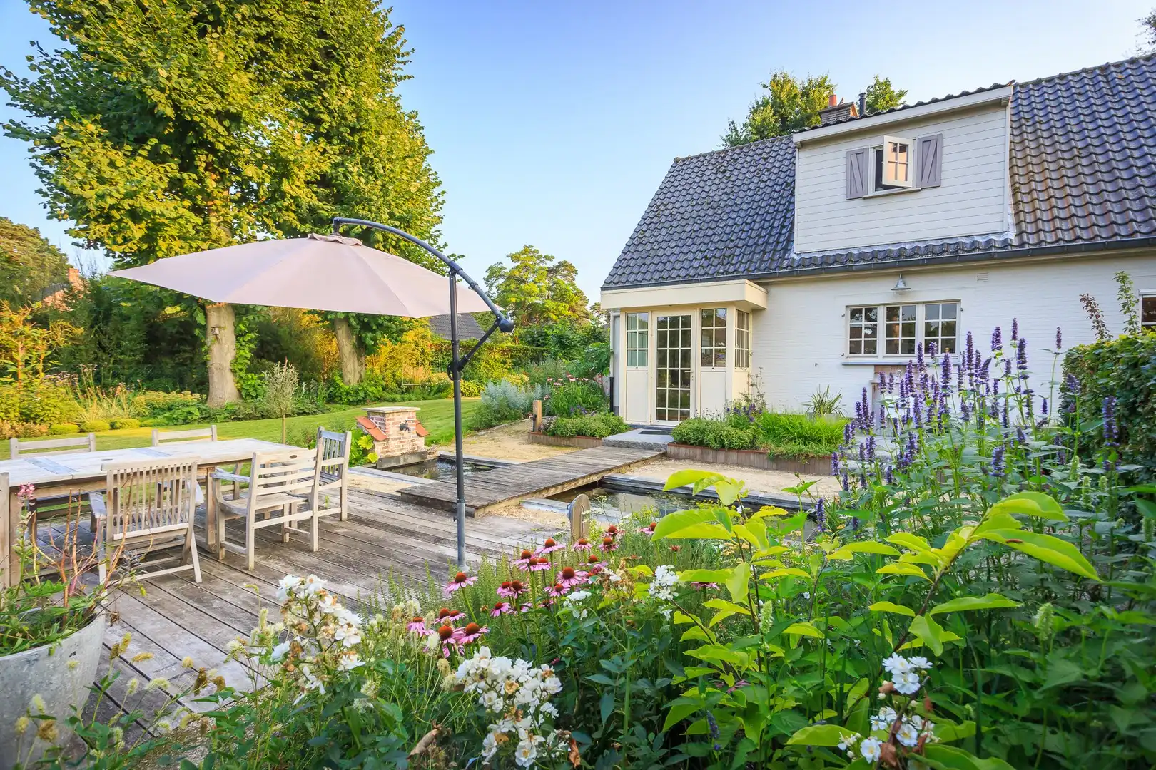 Landelijke woning met uitzonderlijke tuin foto 2