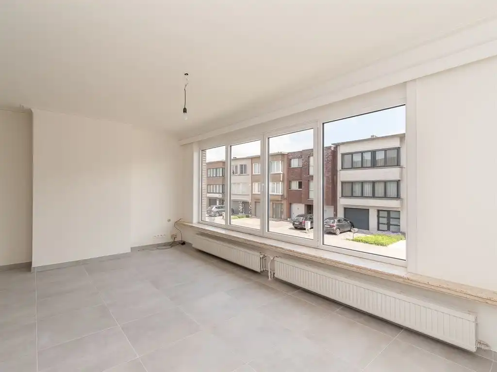 Gerenoveerd appartement met terras foto 2