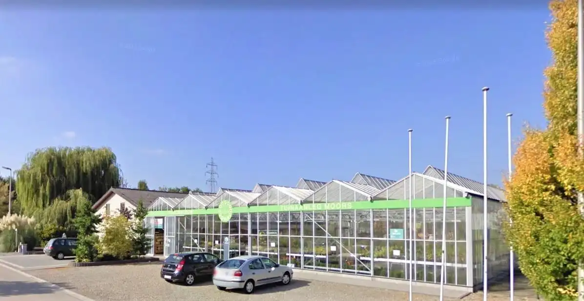 Bedrijfsvastgoed met woonst op een toplocatie te Lanaken! foto 3