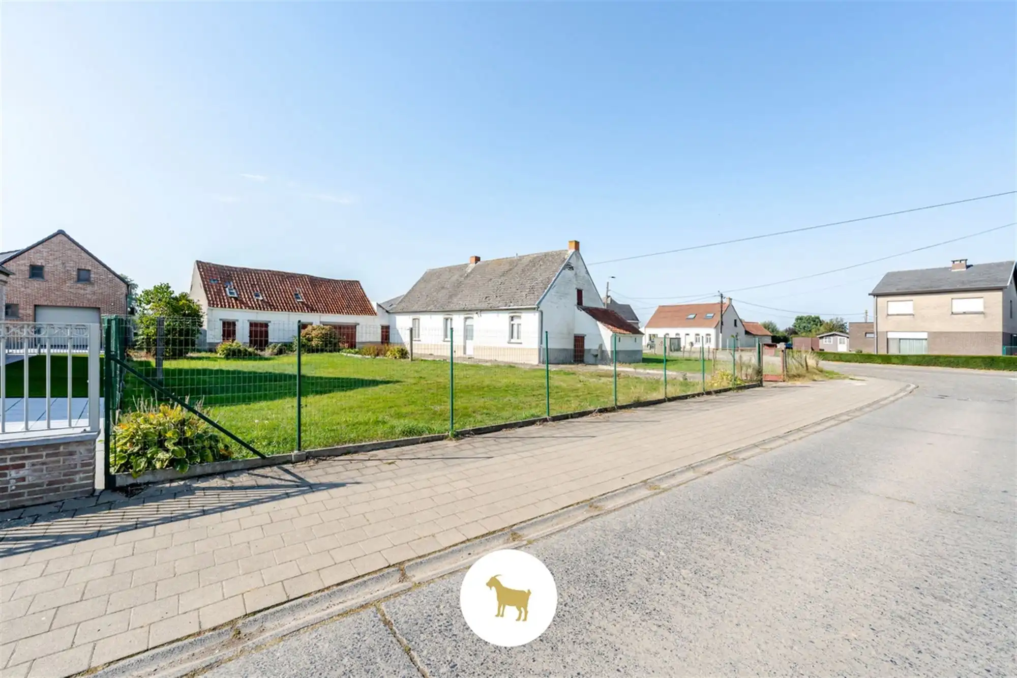Mooi zuidelijk georiënteerd BOUWPERCEEL (ca. 578m²) voor OPEN BEBOUWING, landelijk gelegen én uitstekend bereikbaar foto 7