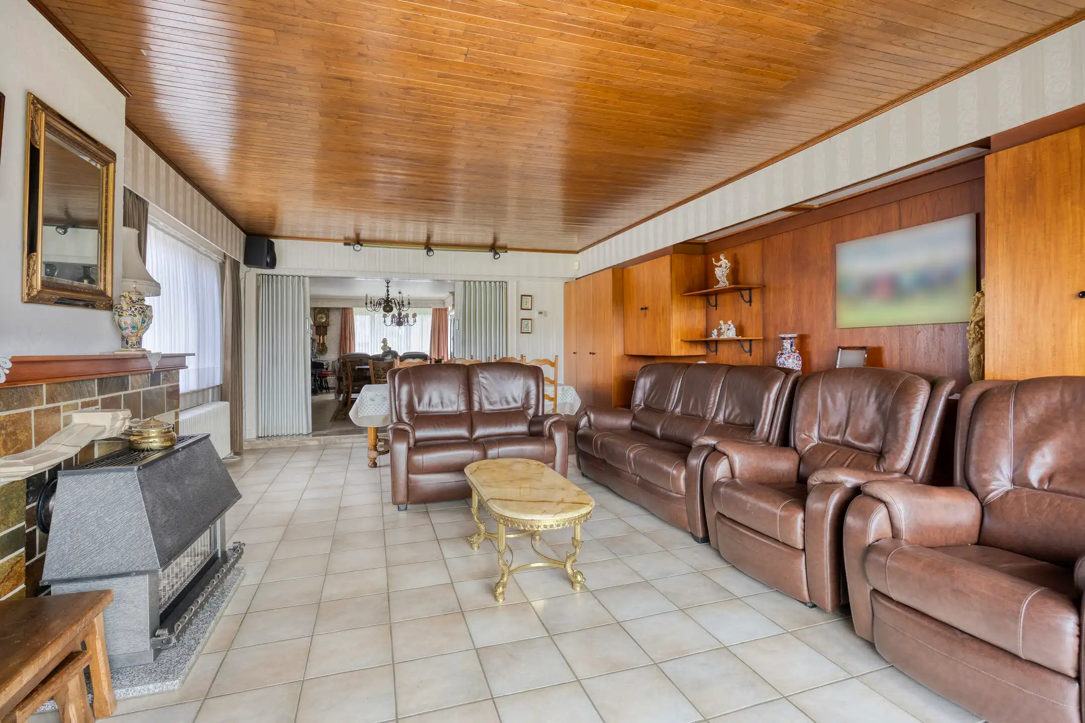 Ruime woonst met praktijkruimte op een perceel van 24 are foto 8