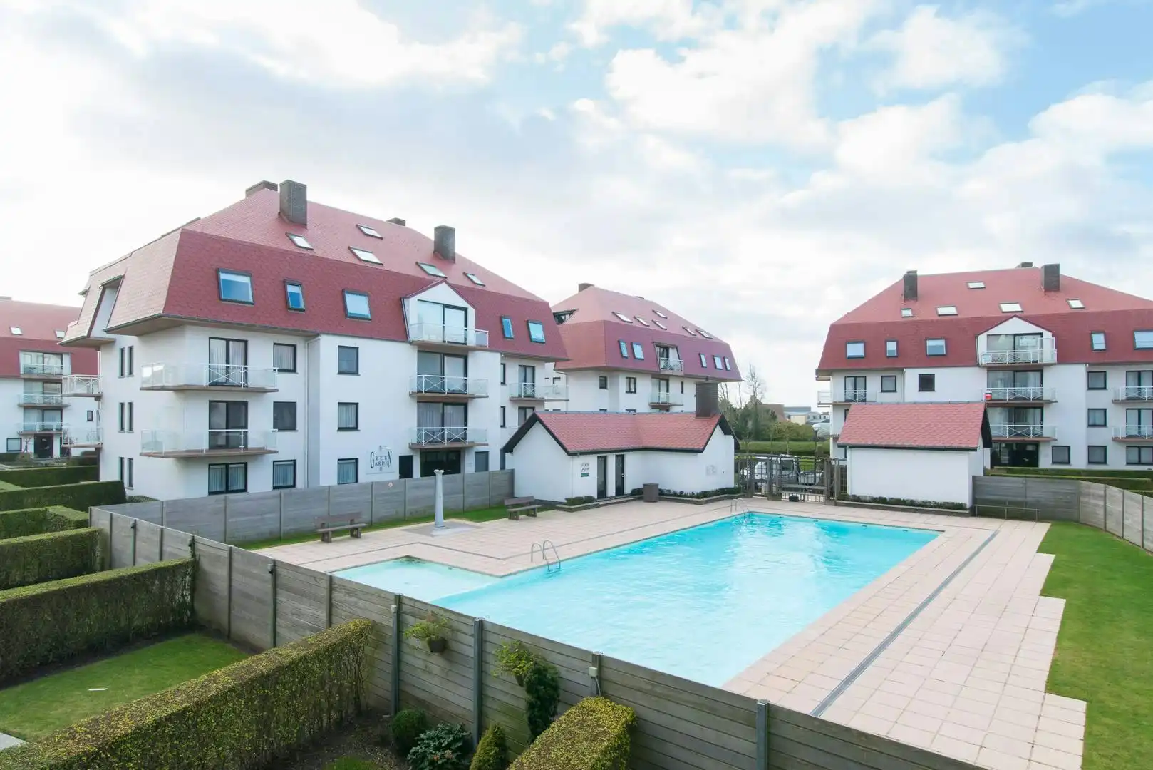Prachtig gerenoveerd appartement te koop op rustig domein! foto 15