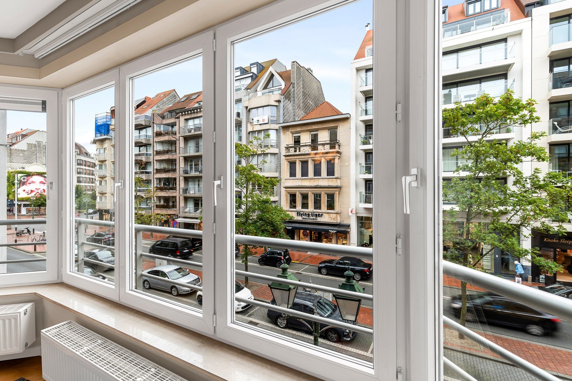 Instapklaar appartement met 2 slaapkamers gelegen in het centrum van Knokke.  foto 8