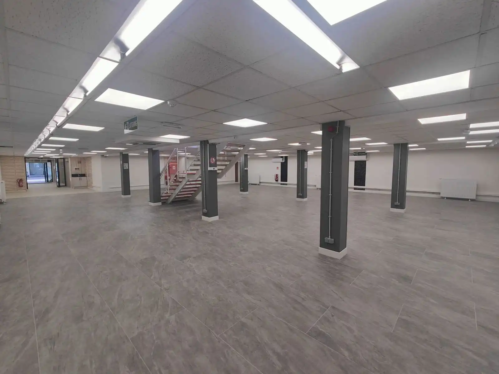 COMMERCIËLE RUIMTE / KANTOORRUIMTE IN HET CENTRUM VAN TEMSE foto 10