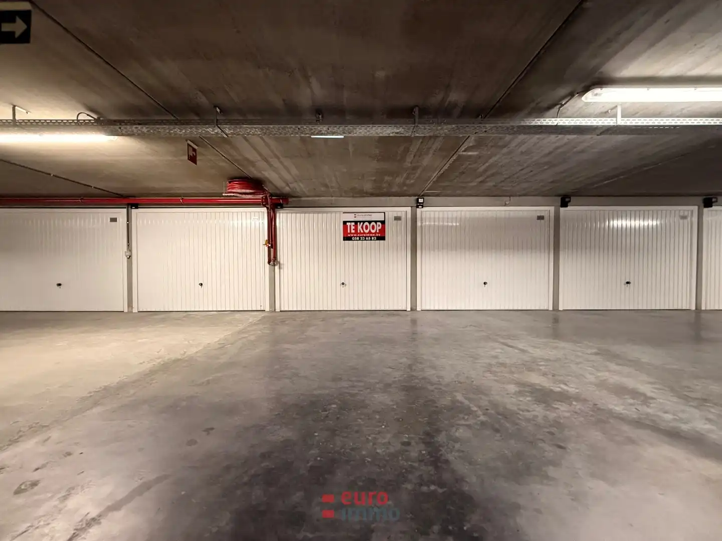 Vlot inrijdbare garage in complex onder de Franslaan foto 3