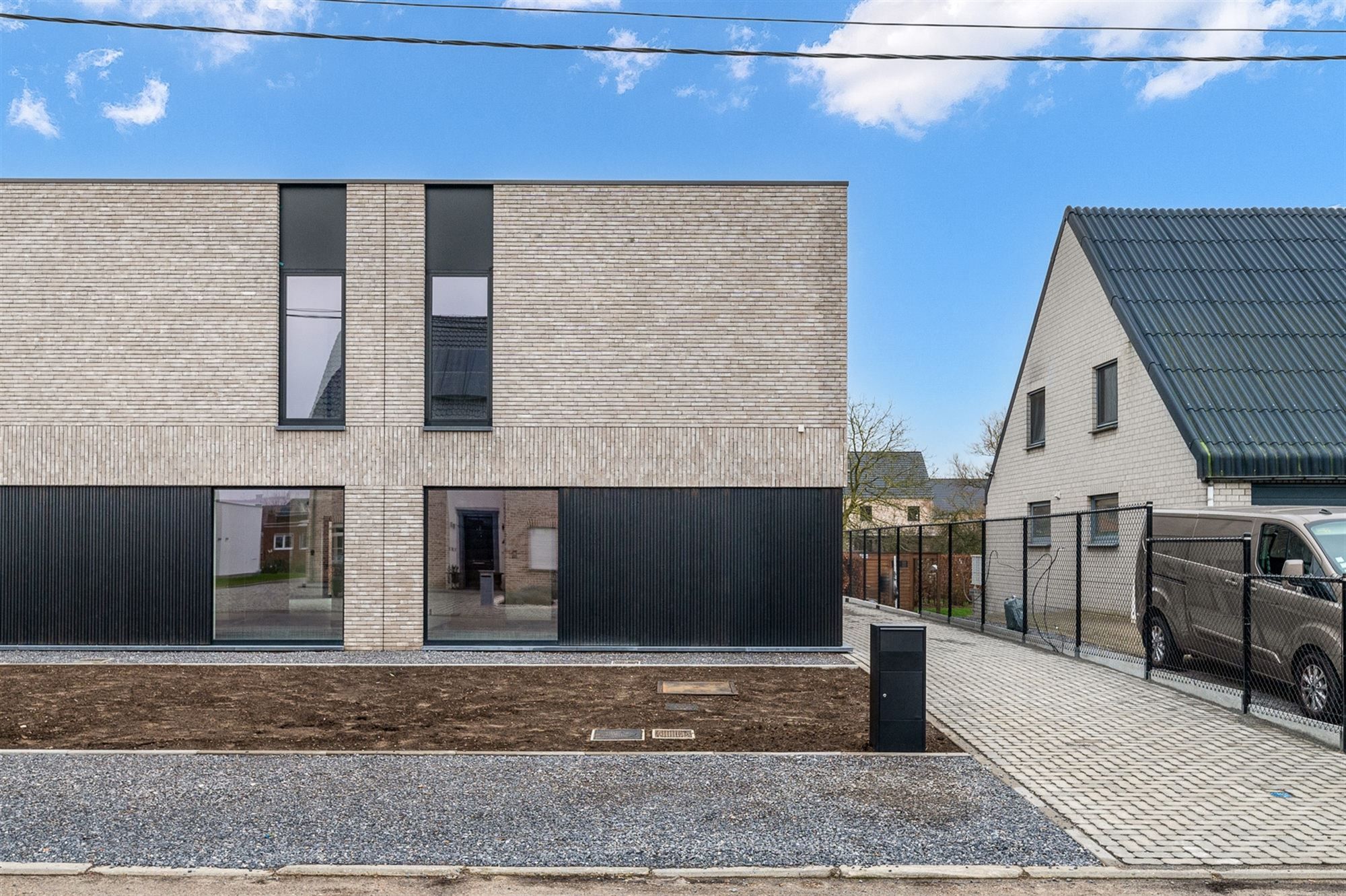 VOLLEDIG AFGEWERKTE NIEUWBOUWWONING MET 3 SLAAPKAMERS + DRESSING EN AANGELEGDE TUIN TE BERINGEN foto 19