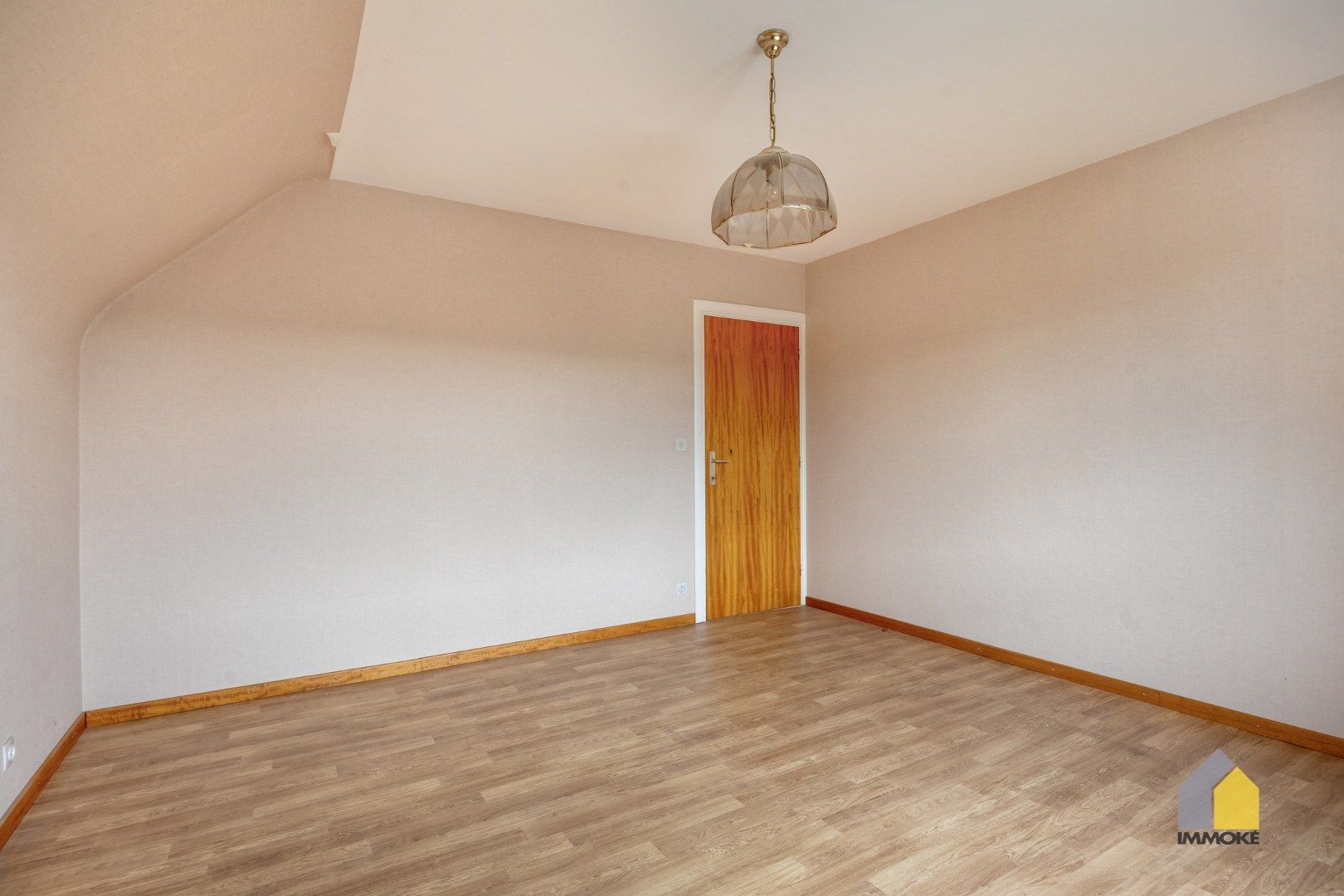 Neeroeteren: Op te frissen, vrijstaande woning op 8 a 53 ca met 5 slpks. foto 18